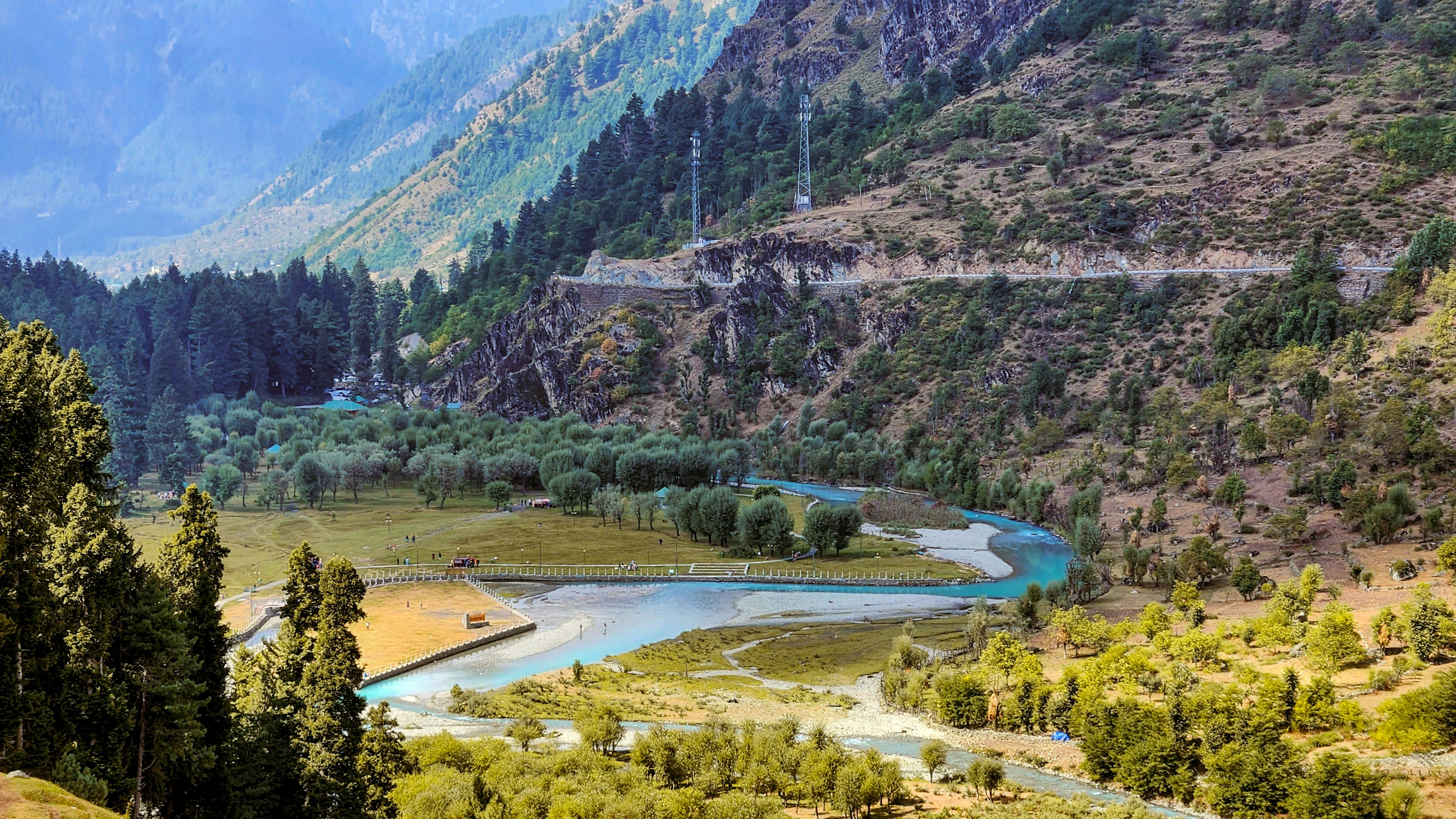 Trekking in Betaab Valley, Aru Valley, Thajiwas Glacier