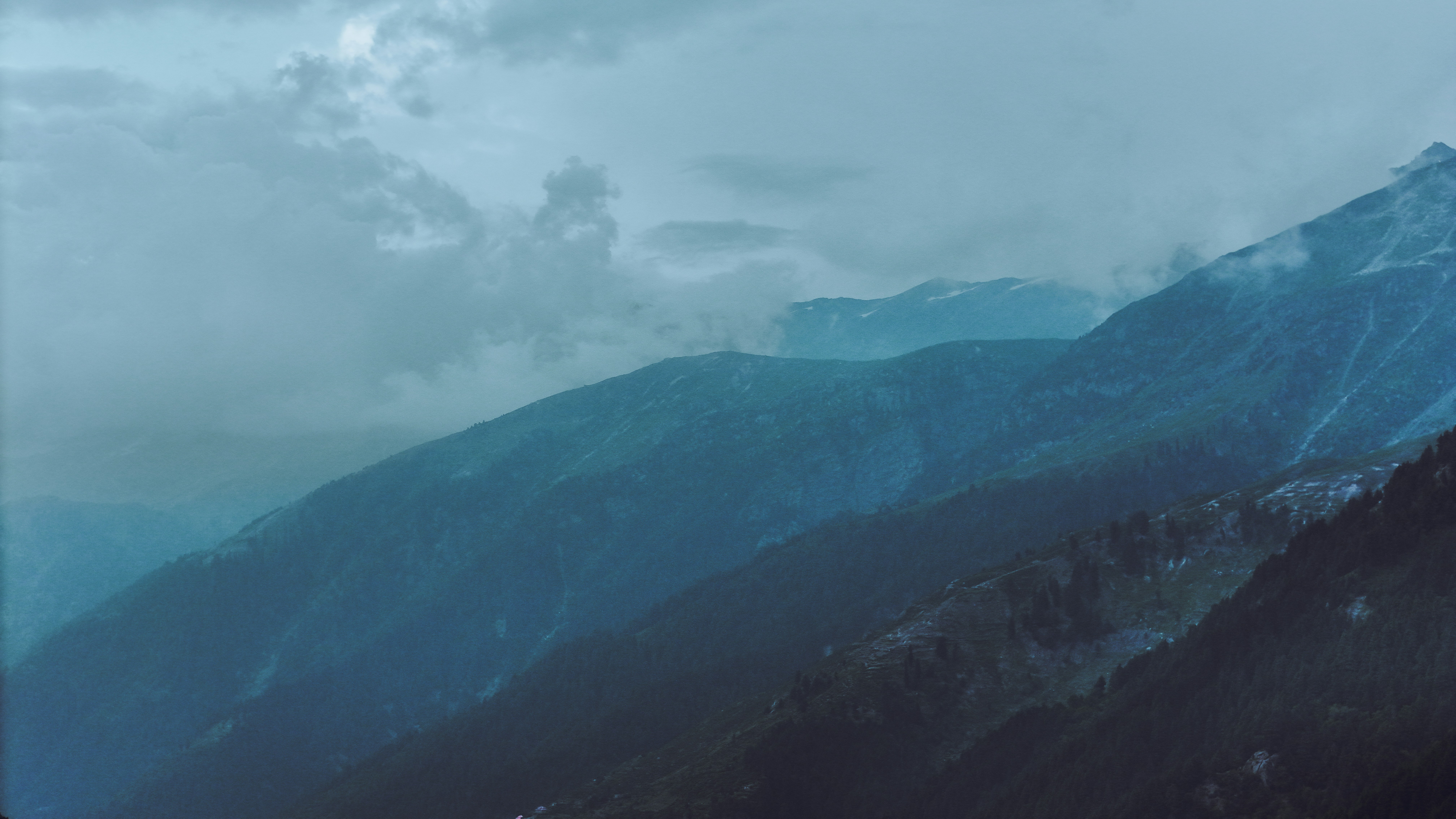 Photo by sarangbhojwani