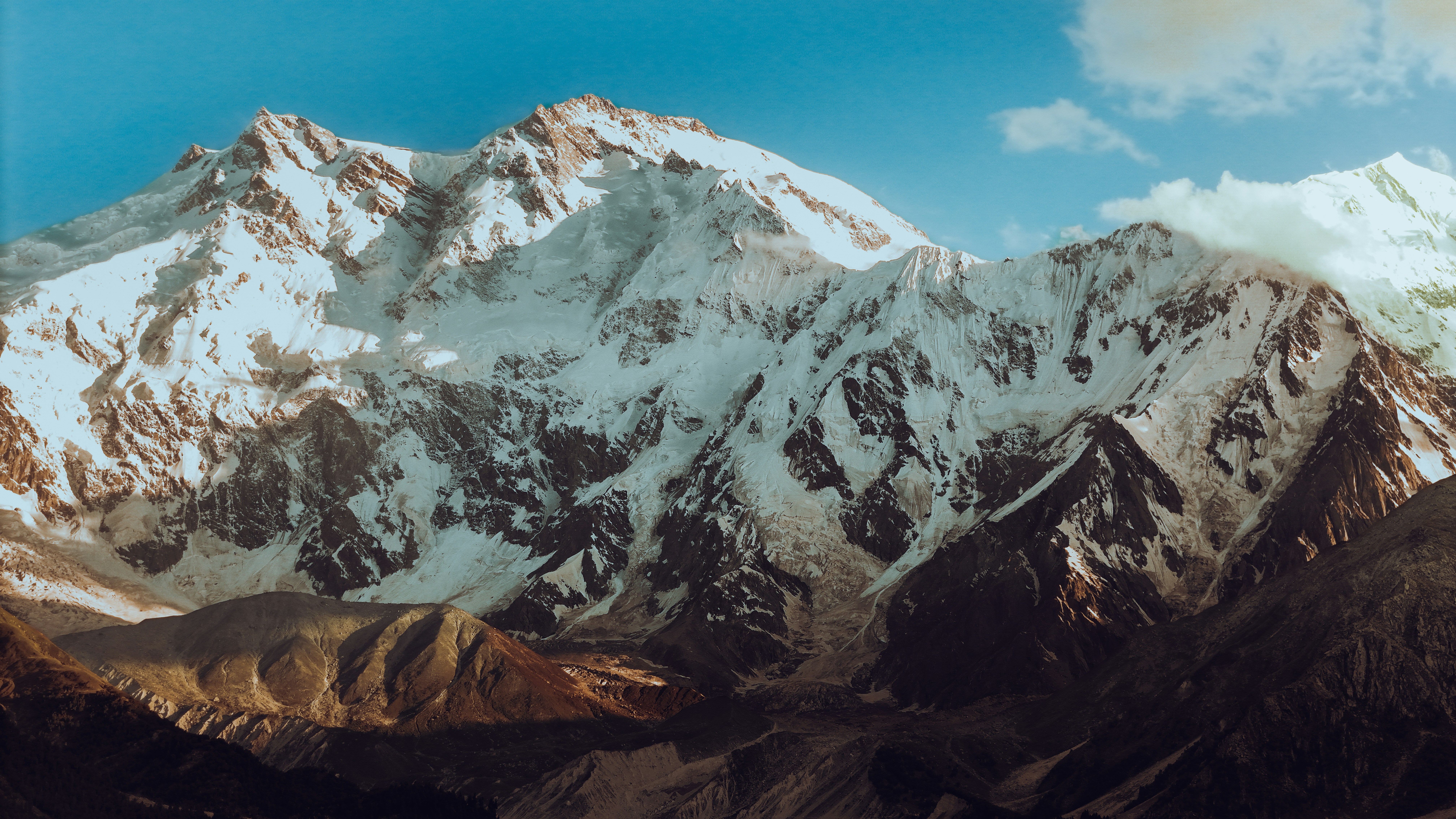 Photo by sarangbhojwani