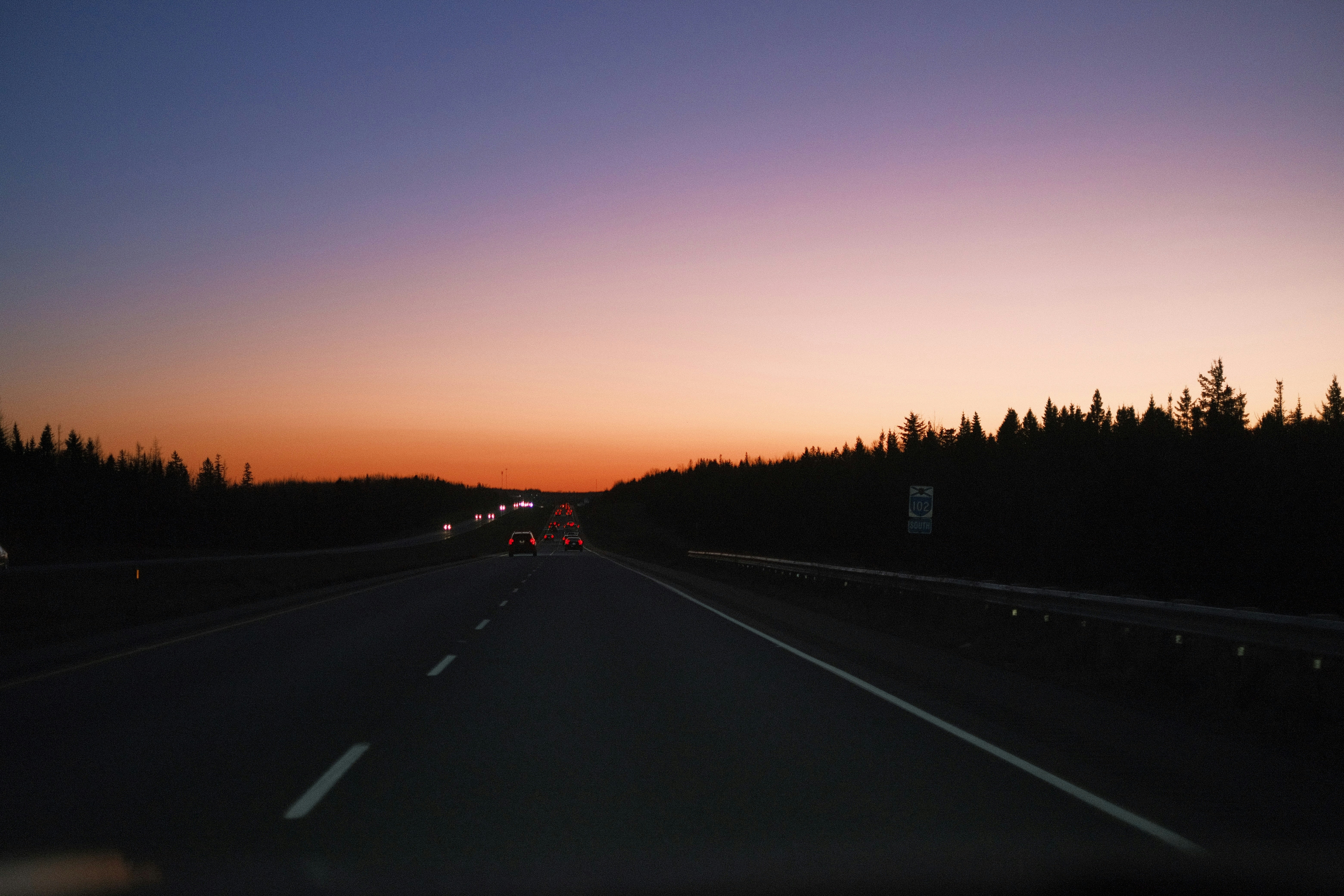 Dernier coucher de soleil sur la route.