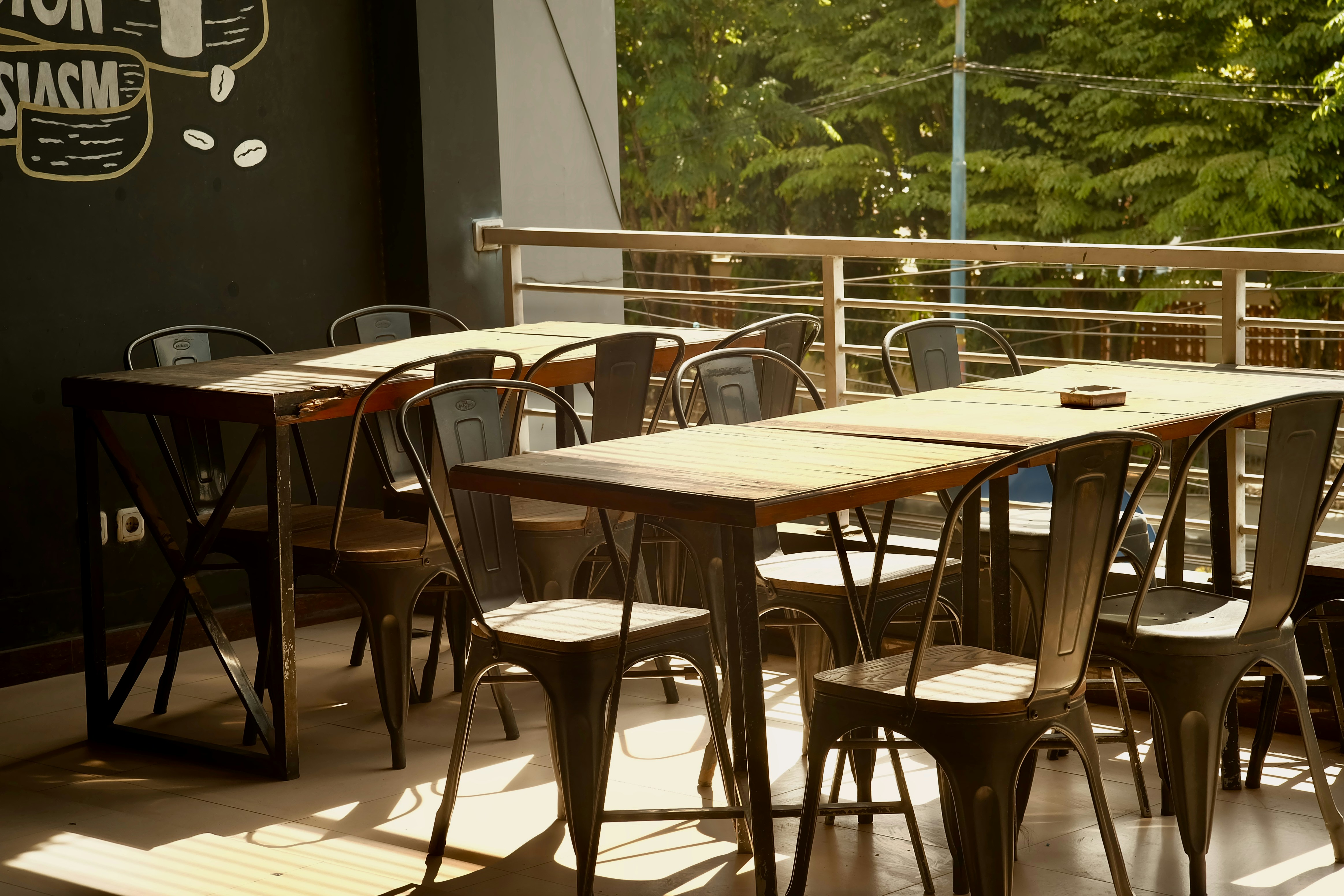 photo-1734616696179-885cb2d9d7de?ixid=M3wxMjA3fDB8MXxzZWFyY2h8MTV8fHRoZSUyMHBoeXNpY3MlMjBjYWZlJTIwdG9hJTIwcGF5b2glMjBwcmVtaXVtJTIwcGh5c2ljcyUyMG1hdGhzJTIwdHVpdGlvbiUyMGNlbnRyZXxlbnwwfHx8fDE3NTg0MDM2NDd8MA\u0026ixlib=rb-4.1.0