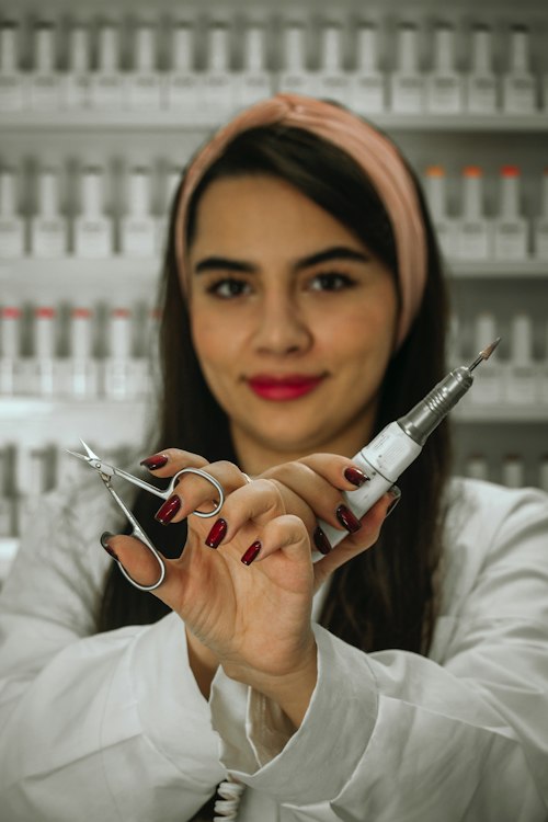 Priya Shah, dip and acrylic specialist