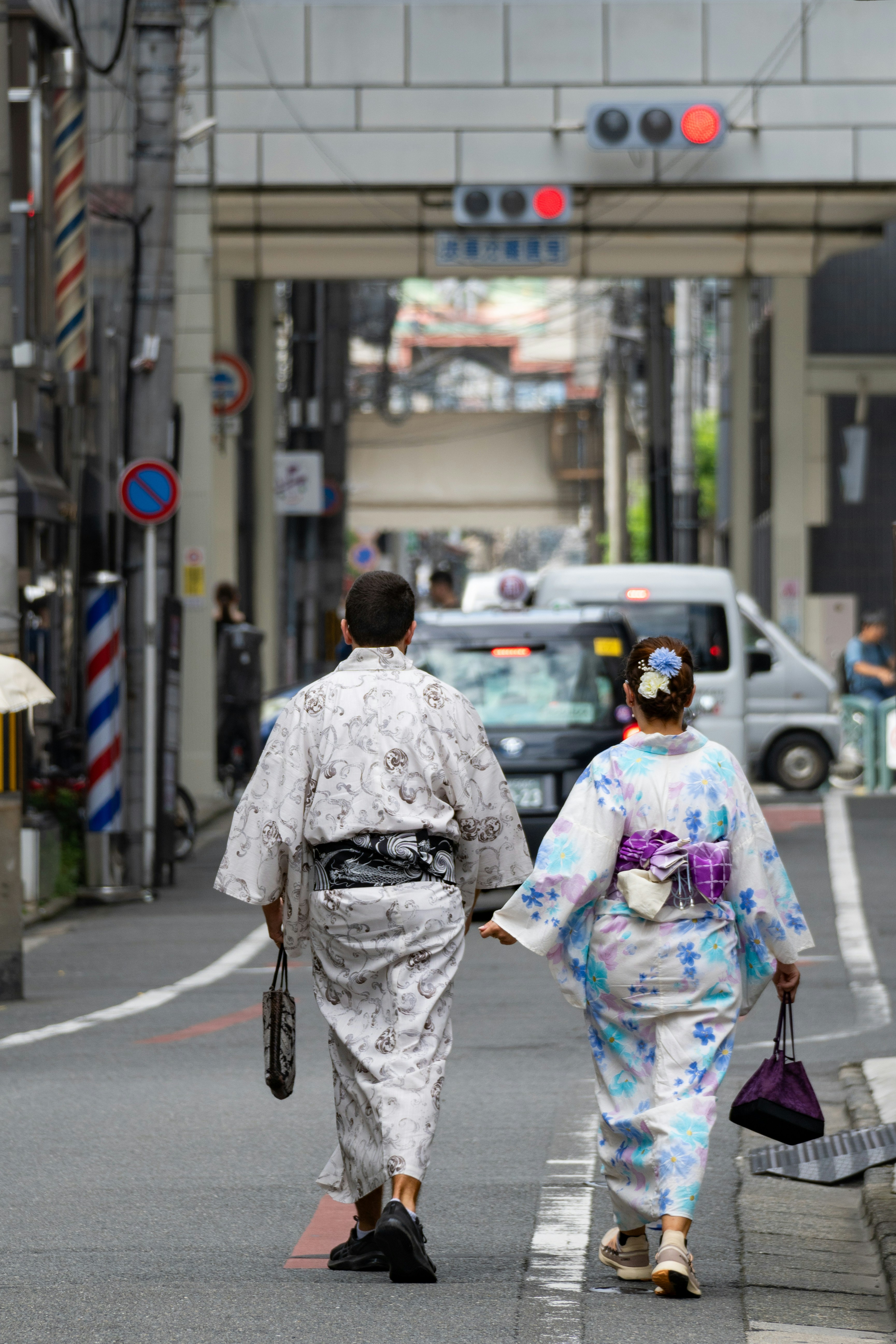 Gift-Giving Traditions: Omiyage and Reciprocity Culture