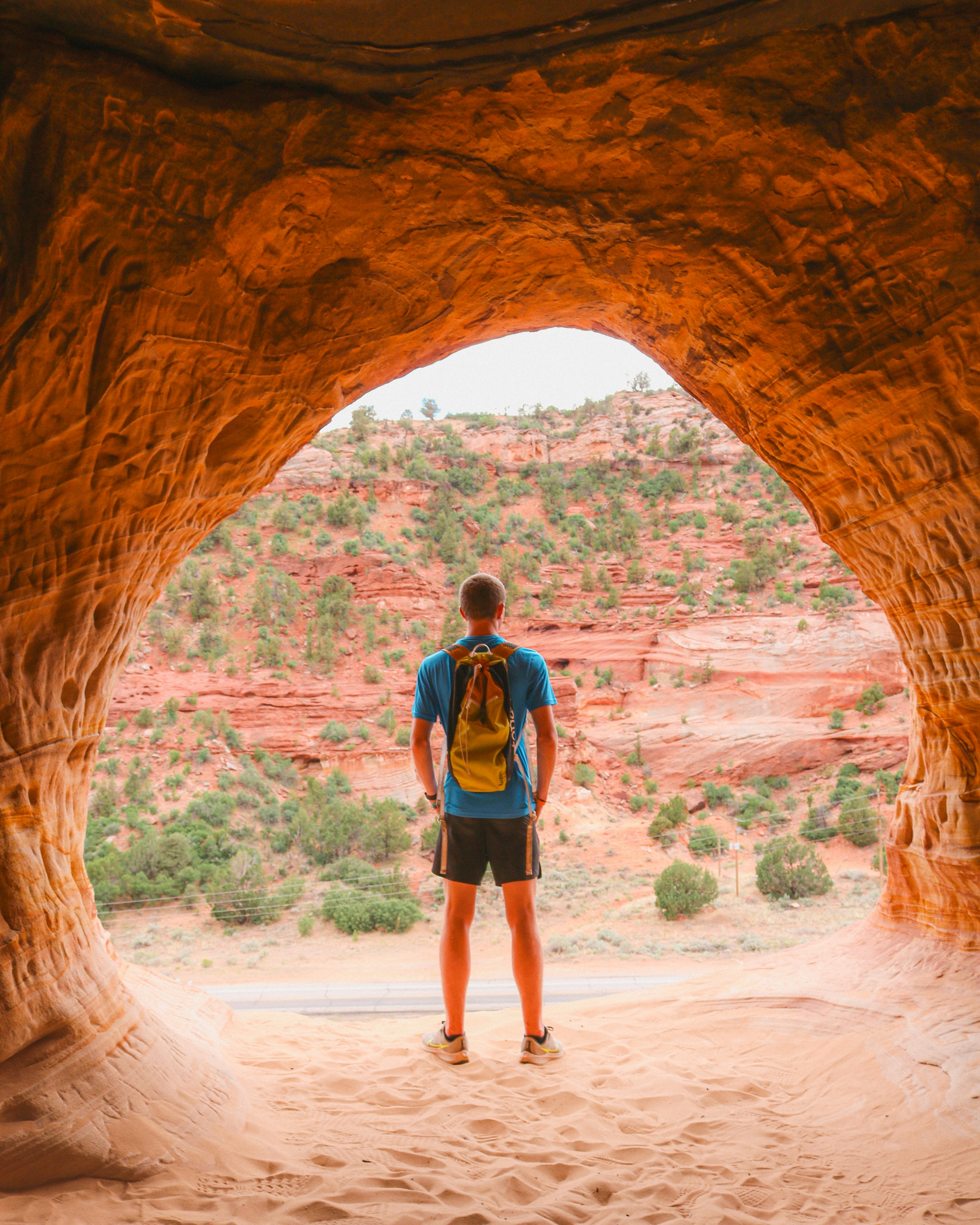 Body Language and Non-Verbal Communication Strategies