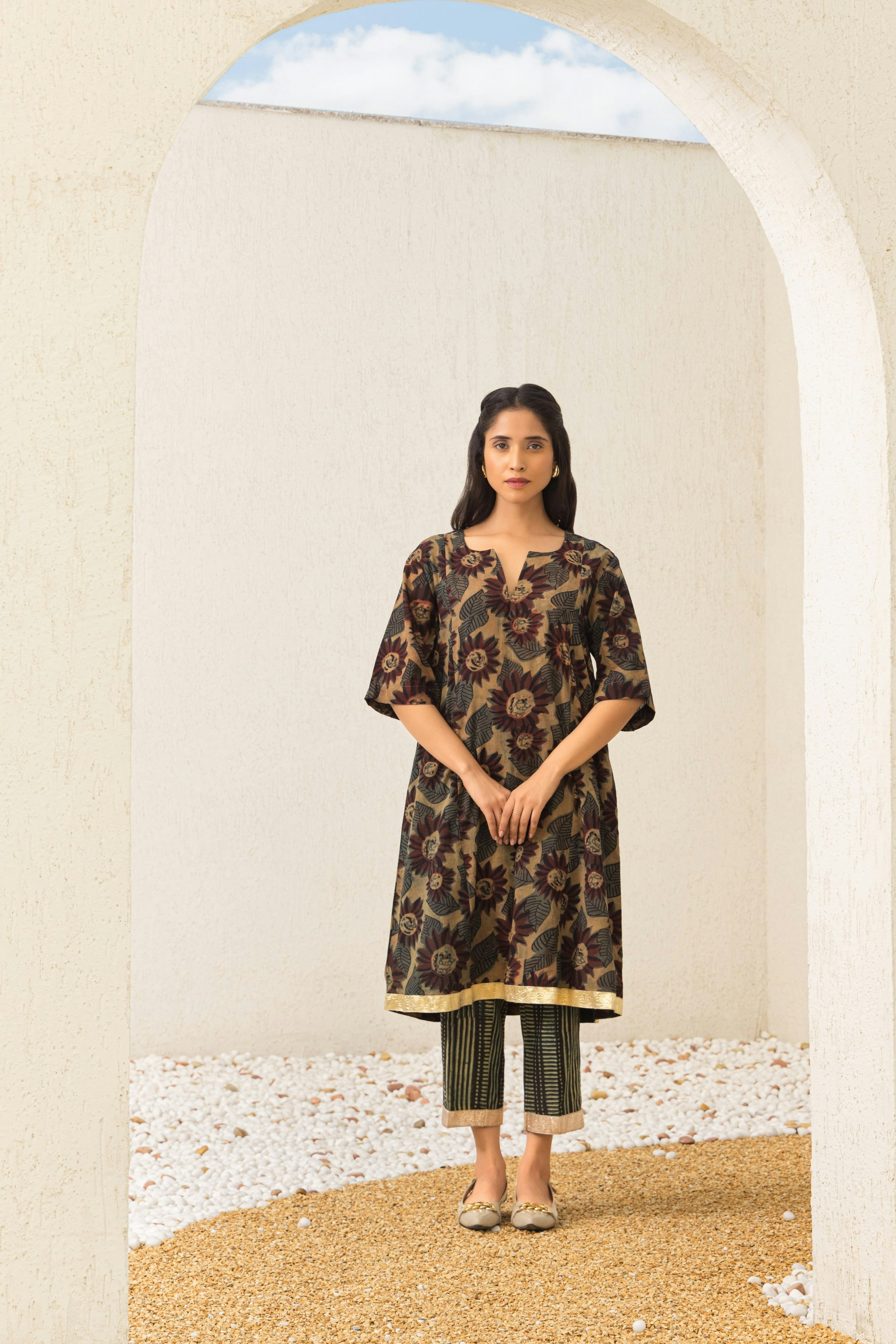 Buy straight kurta sets for women online at Naseebo. Stylish women’s clothing designed for elegance, comfort, and timeless fashion. Free Shipping!