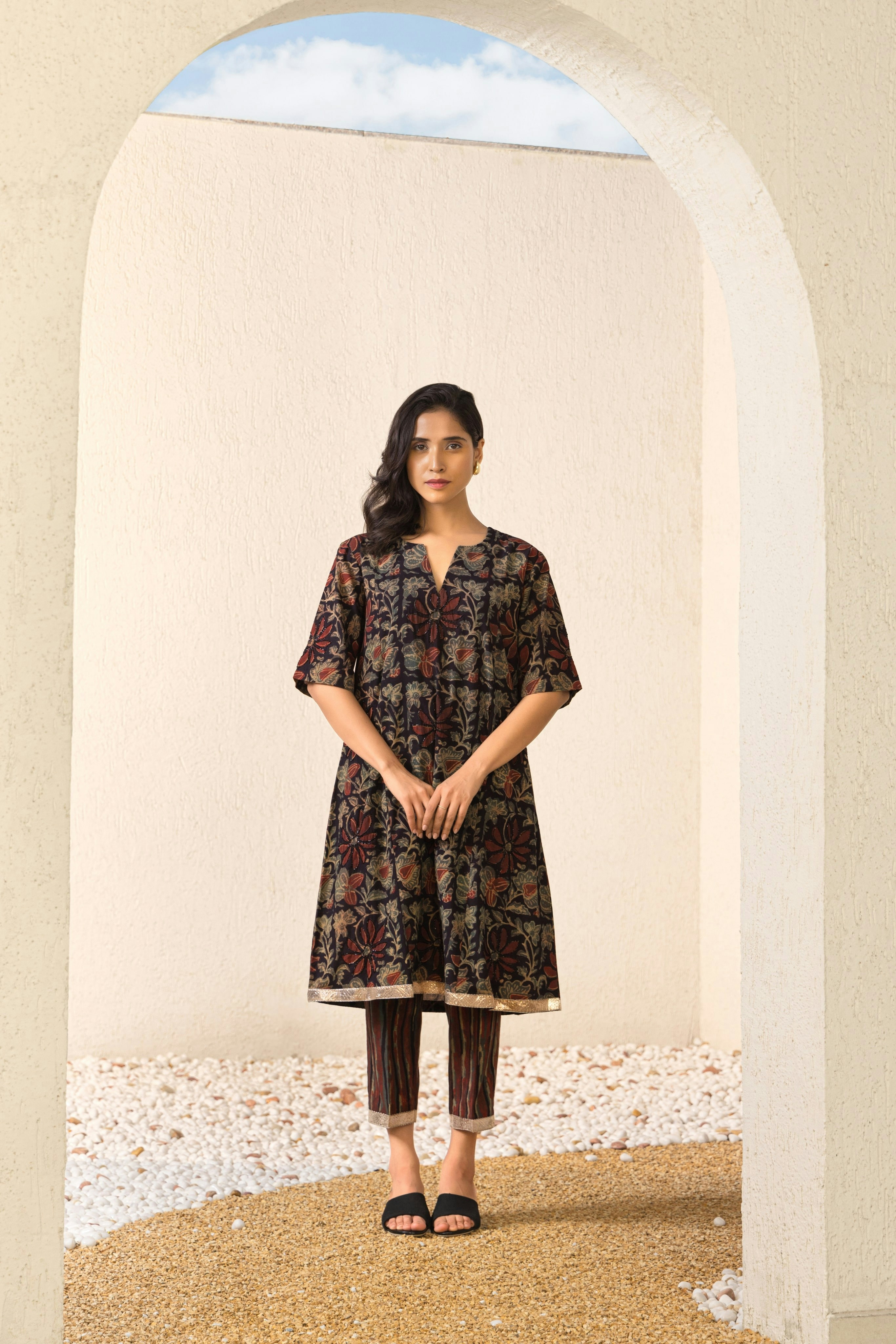 Buy straight kurta sets for women online at Naseebo. Stylish women’s clothing designed for elegance, comfort, and timeless fashion. Free Shipping!