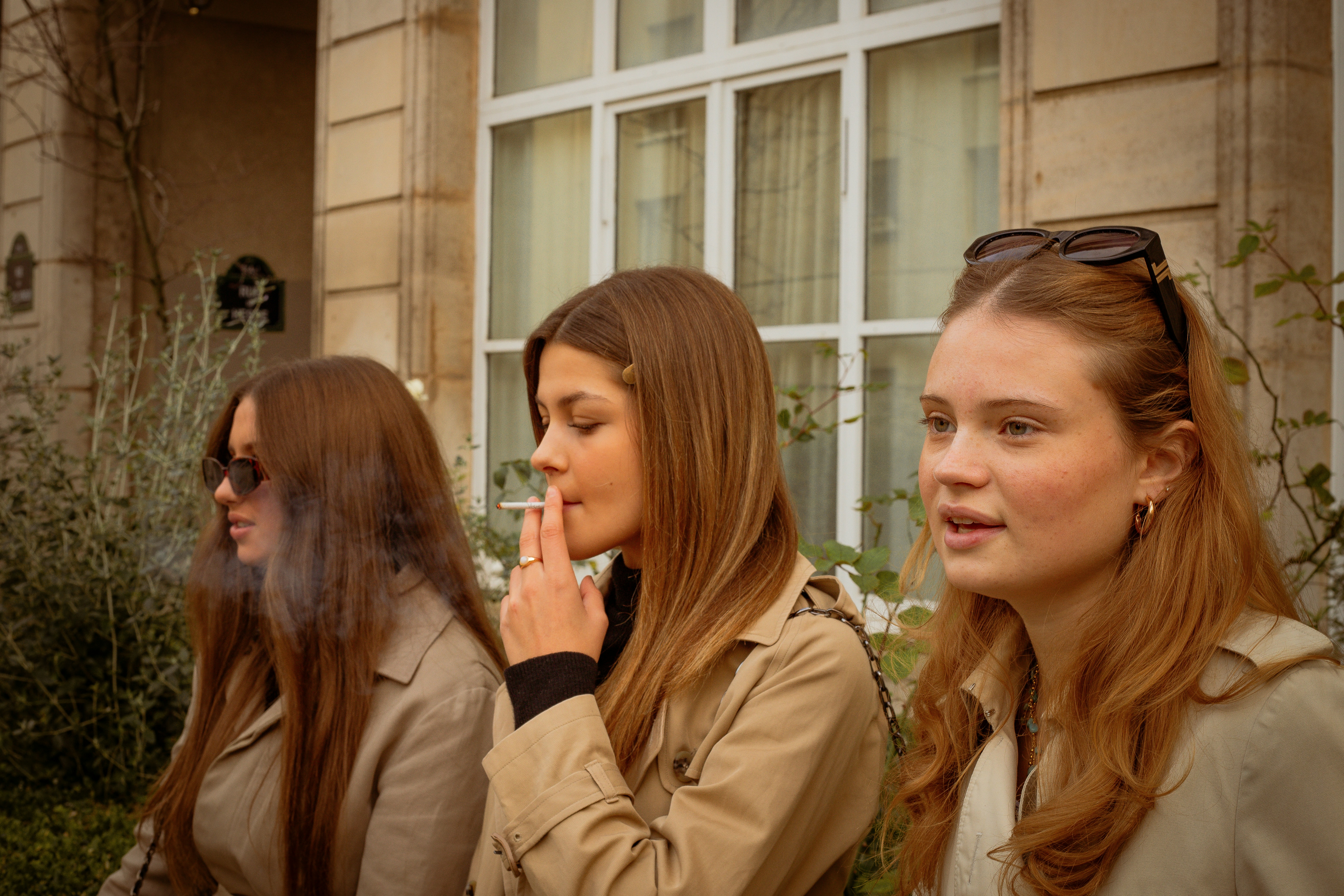 8 Reality TV Contestants Who Secretly Knew Each Other Before Filming – A group of women standing next to each other