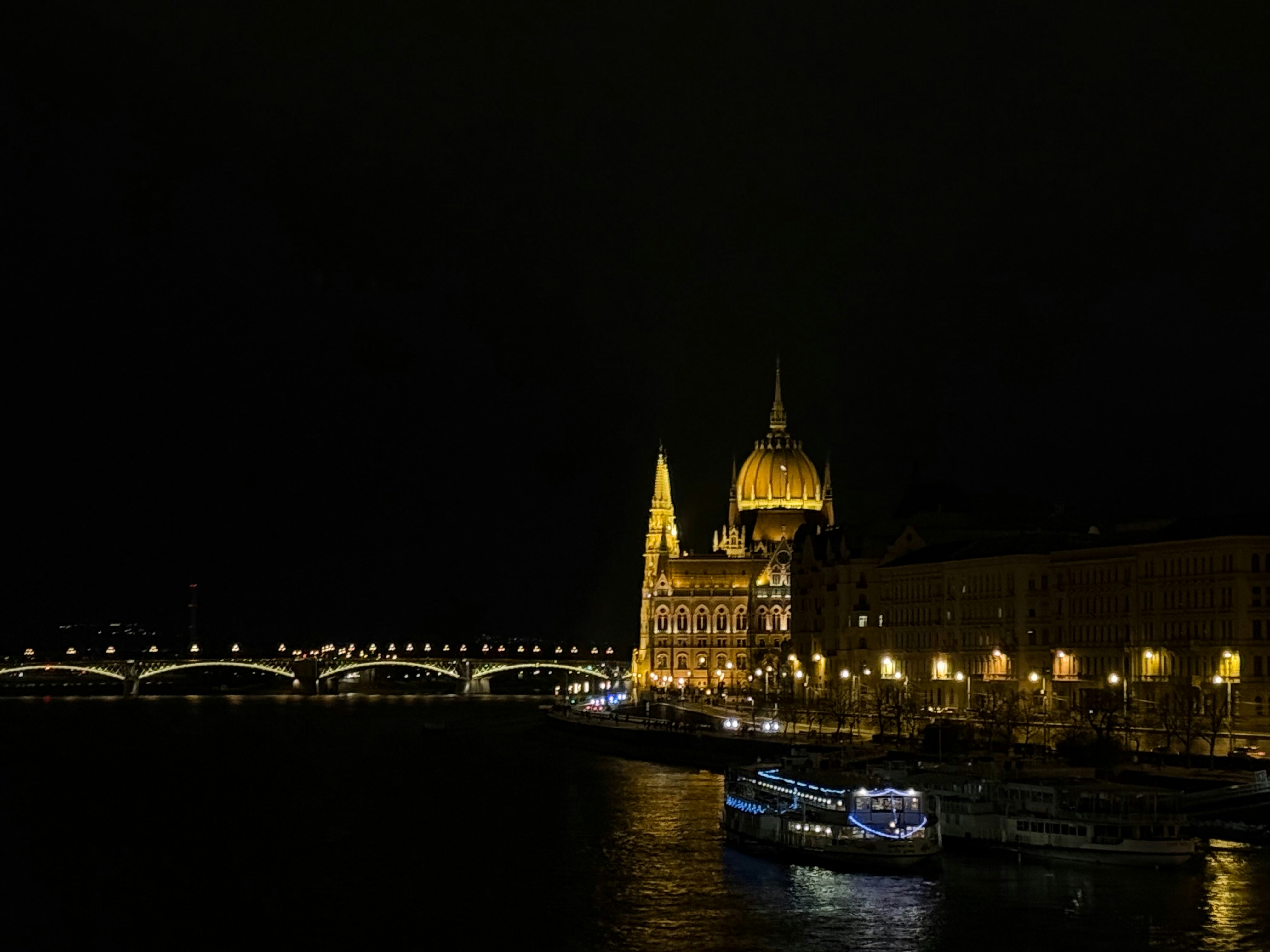 Photo by kargaranamir