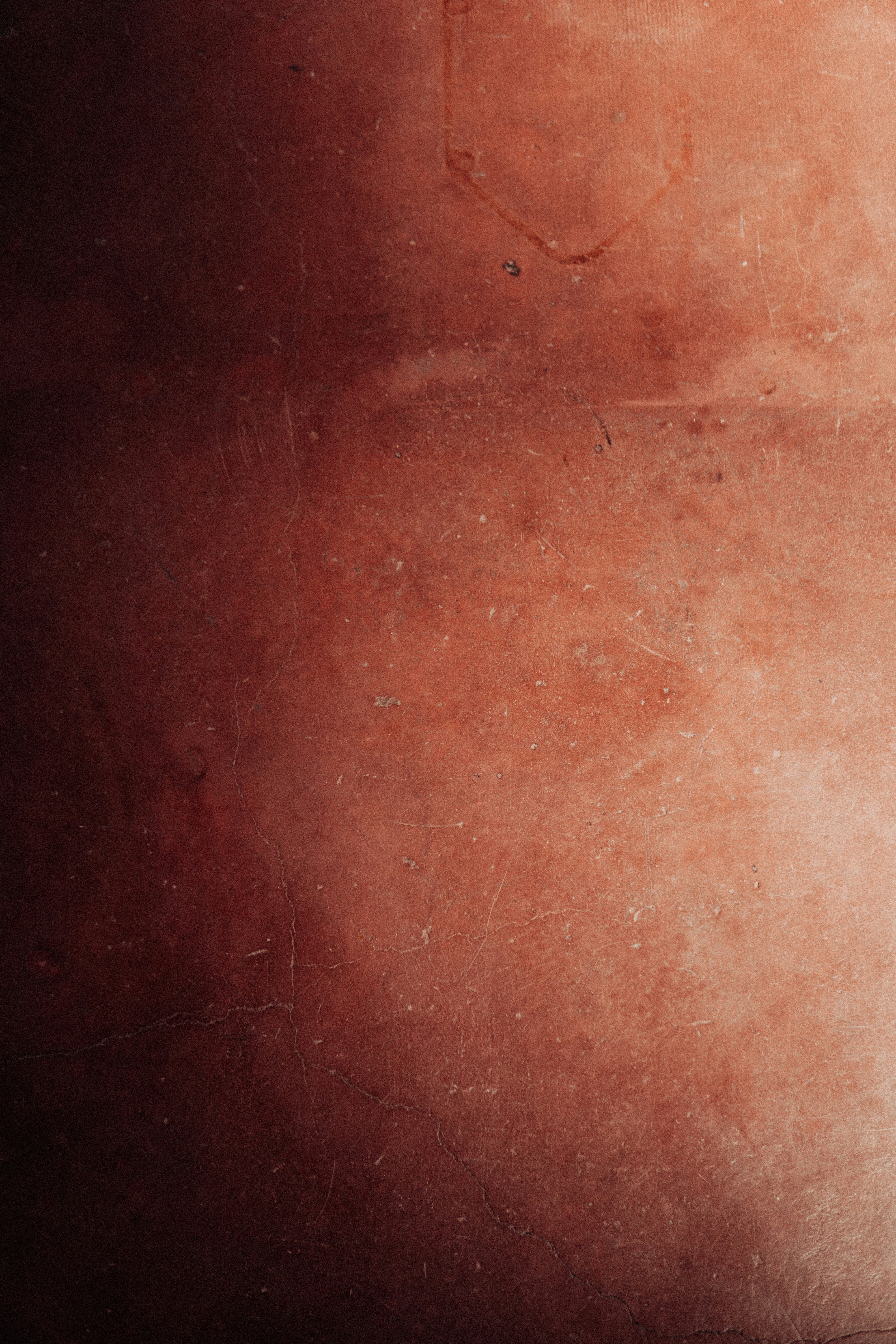 A man holding a tennis racquet on top of a tennis court