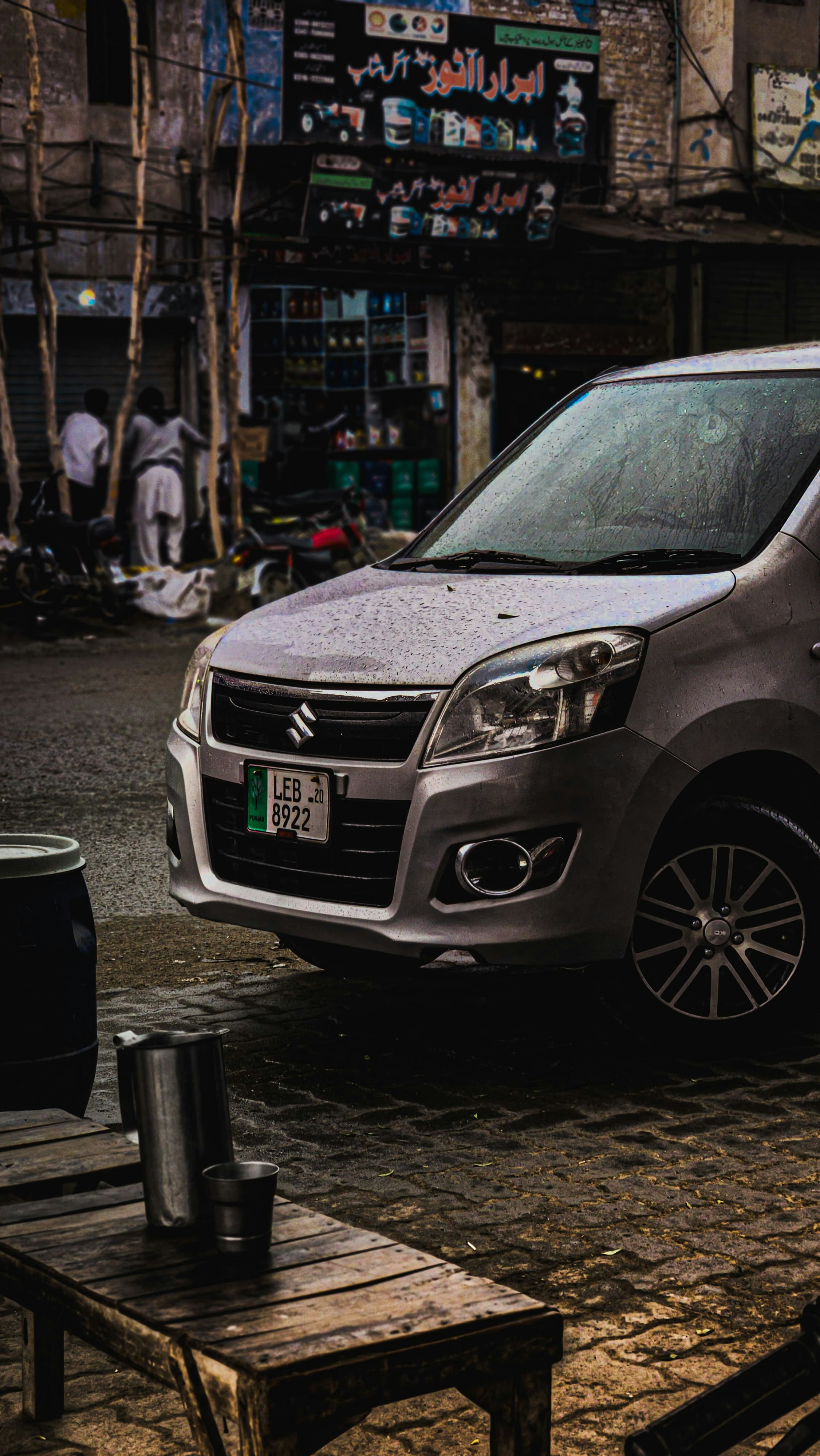 A car parked on the side of the road photo – Free Car Image on Unsplash