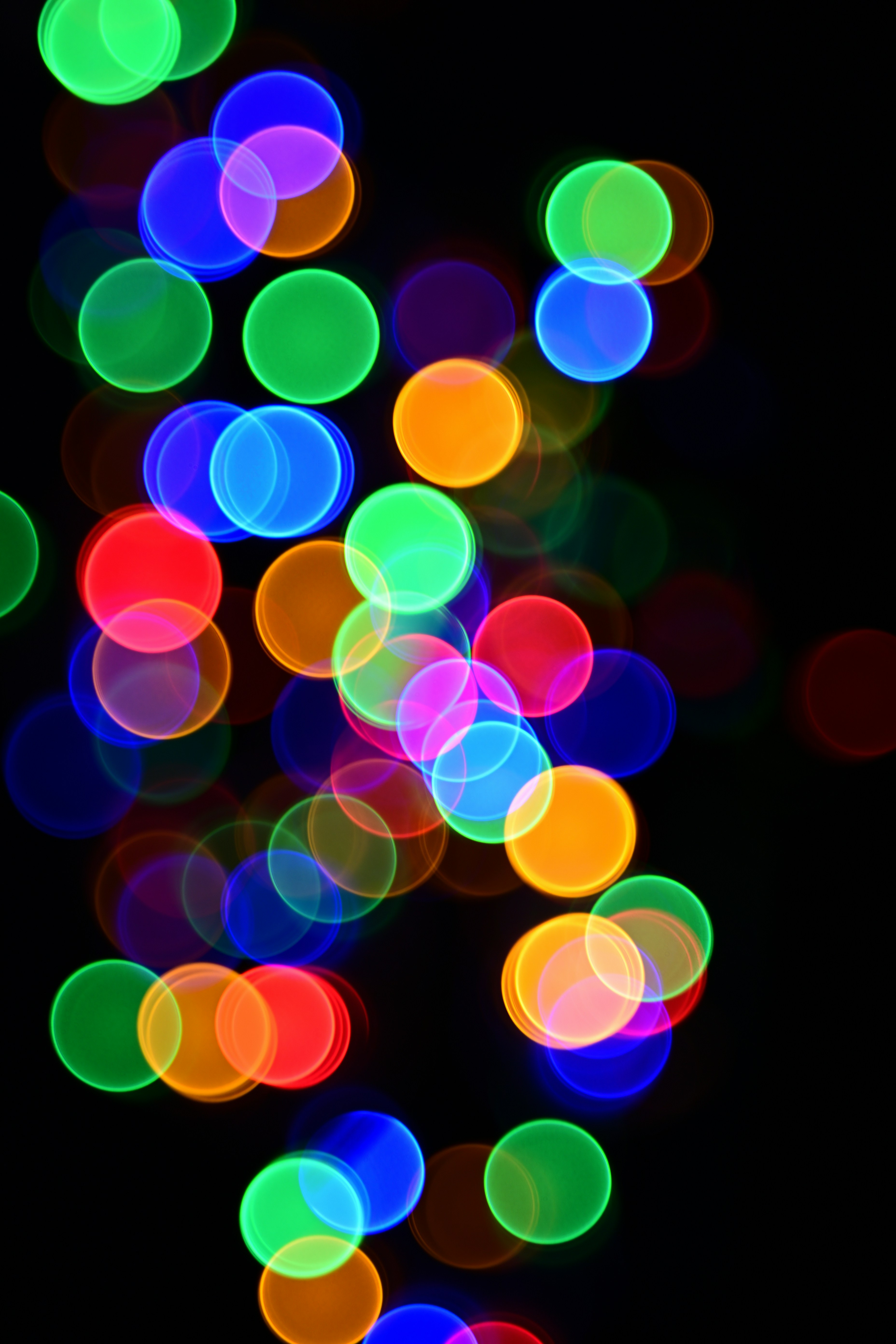 colorful geometric abstract pattern, ilustrasi artikel Elevate Your Screens: Stunning Abstract 4K UHD Wallpapers for Desktop & Mobile 6