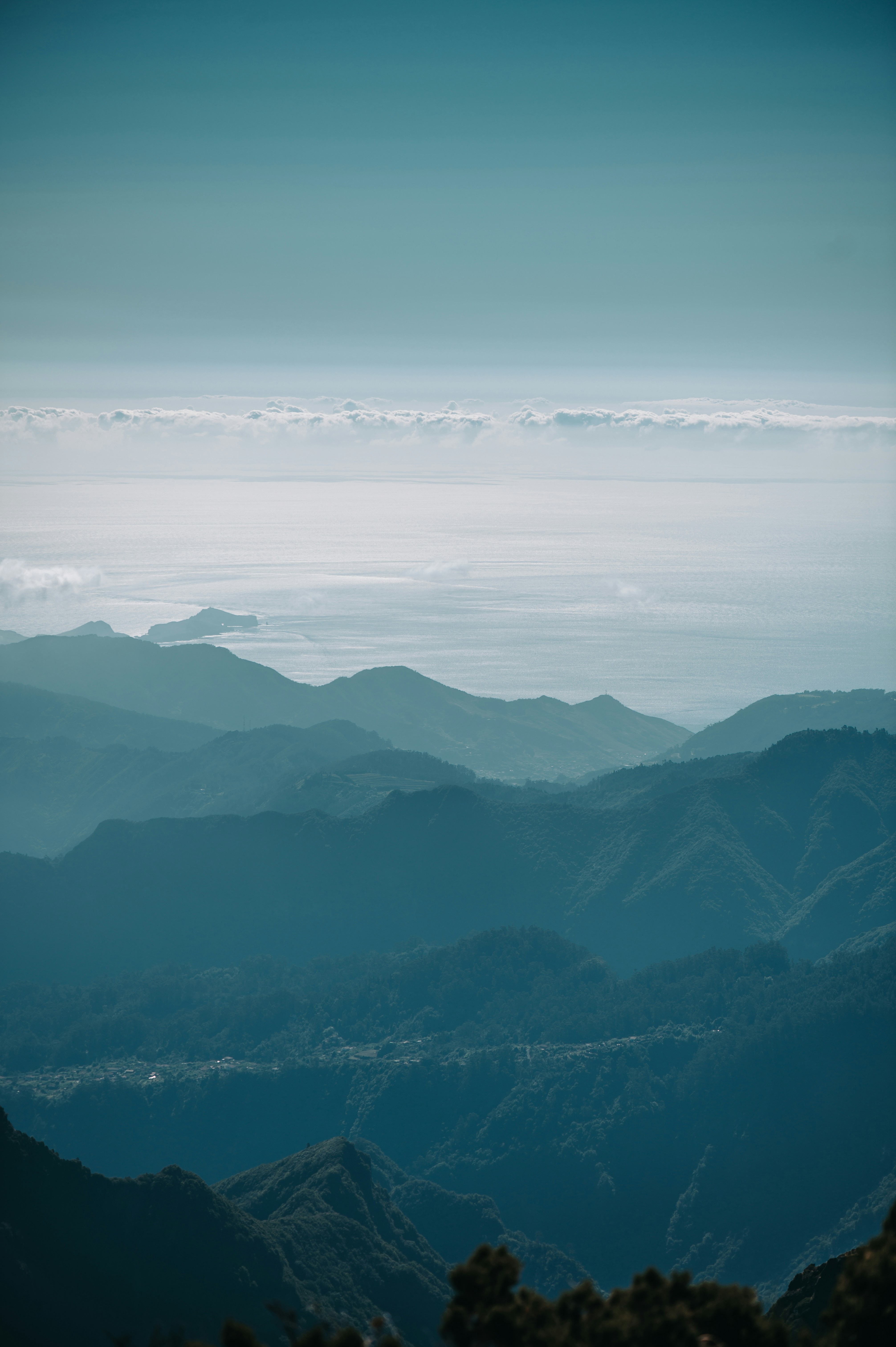 A view of the mountains from a high point of view