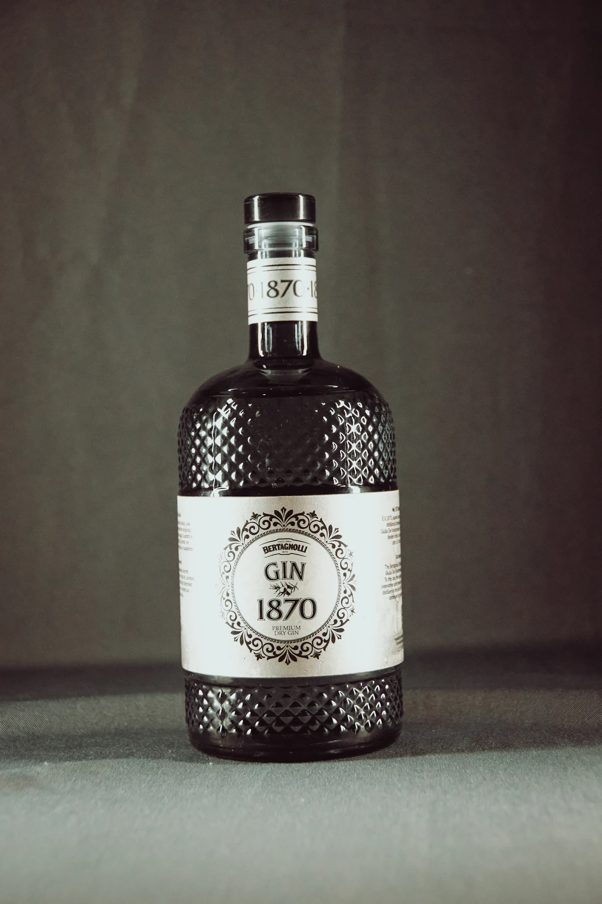 Gin Nacional vs. Importado: Vale a Diferença de Preço?