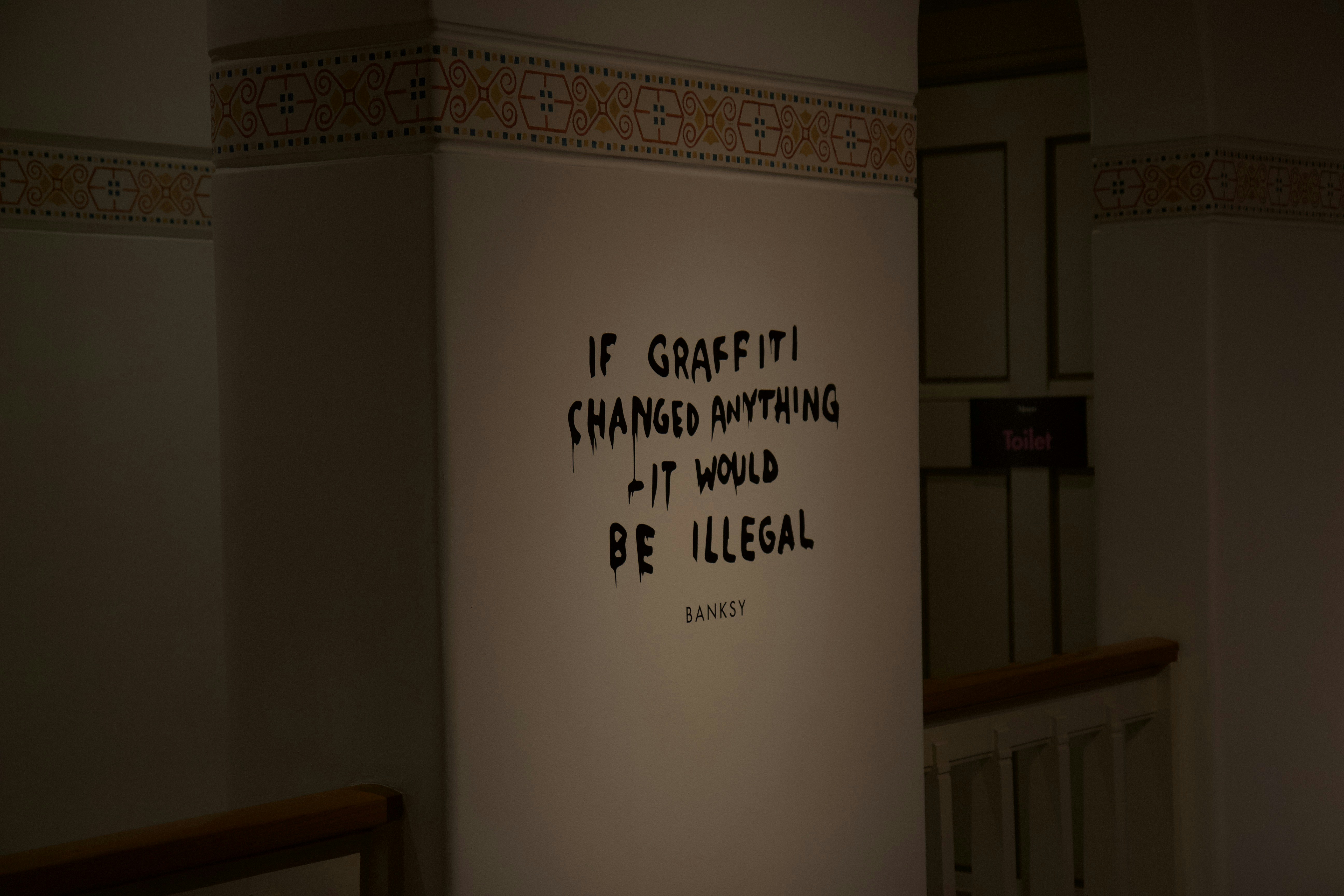 photo-1735475184095-f695b27eac2b?ixid=M3wxMjA3fDB8MXxzZWFyY2h8MTB8fCVEOSU4MiVEOCVBNyVEOSU4NiVEOSU4OCVEOSU4NiUyMCVEOCVBRSVEOCVBNyVEOCVCNXxlbnwwfHx8fDE3NTI0OTE4OTN8MA\u0026ixlib=rb-4.1.0
