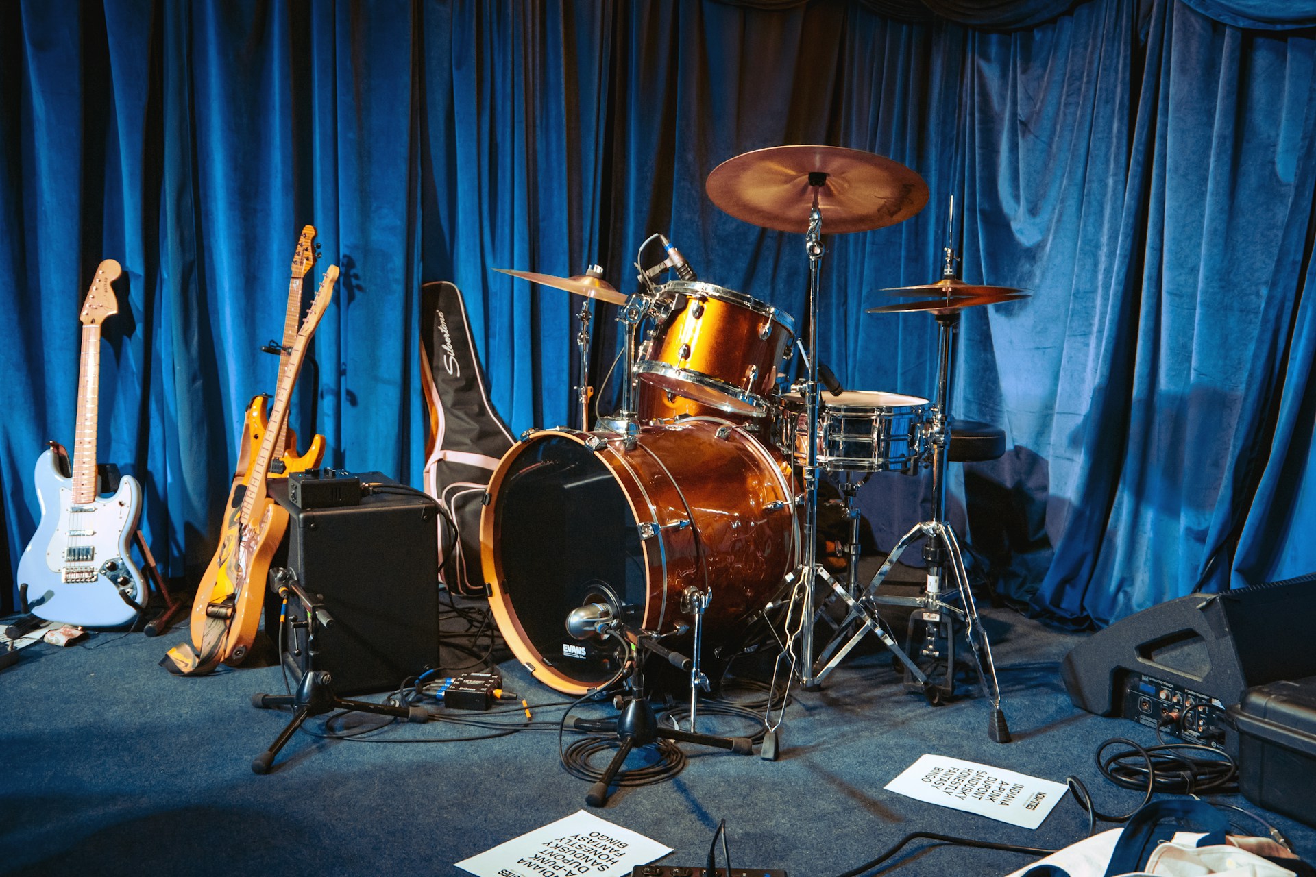 A group of musical instruments sitting on top of a stage