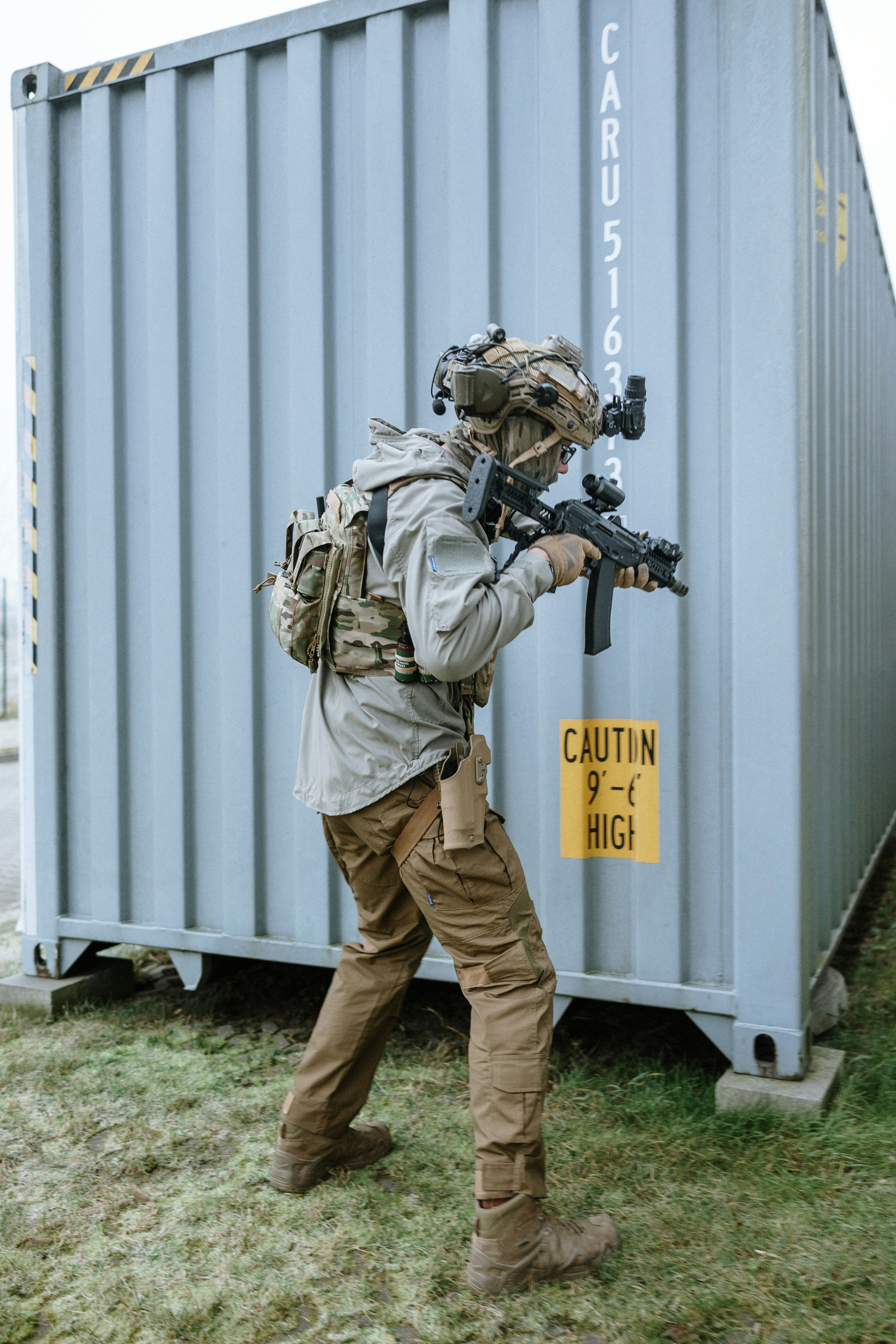 Airsoft player during the game using his Cyma Platinum Eshooter AK