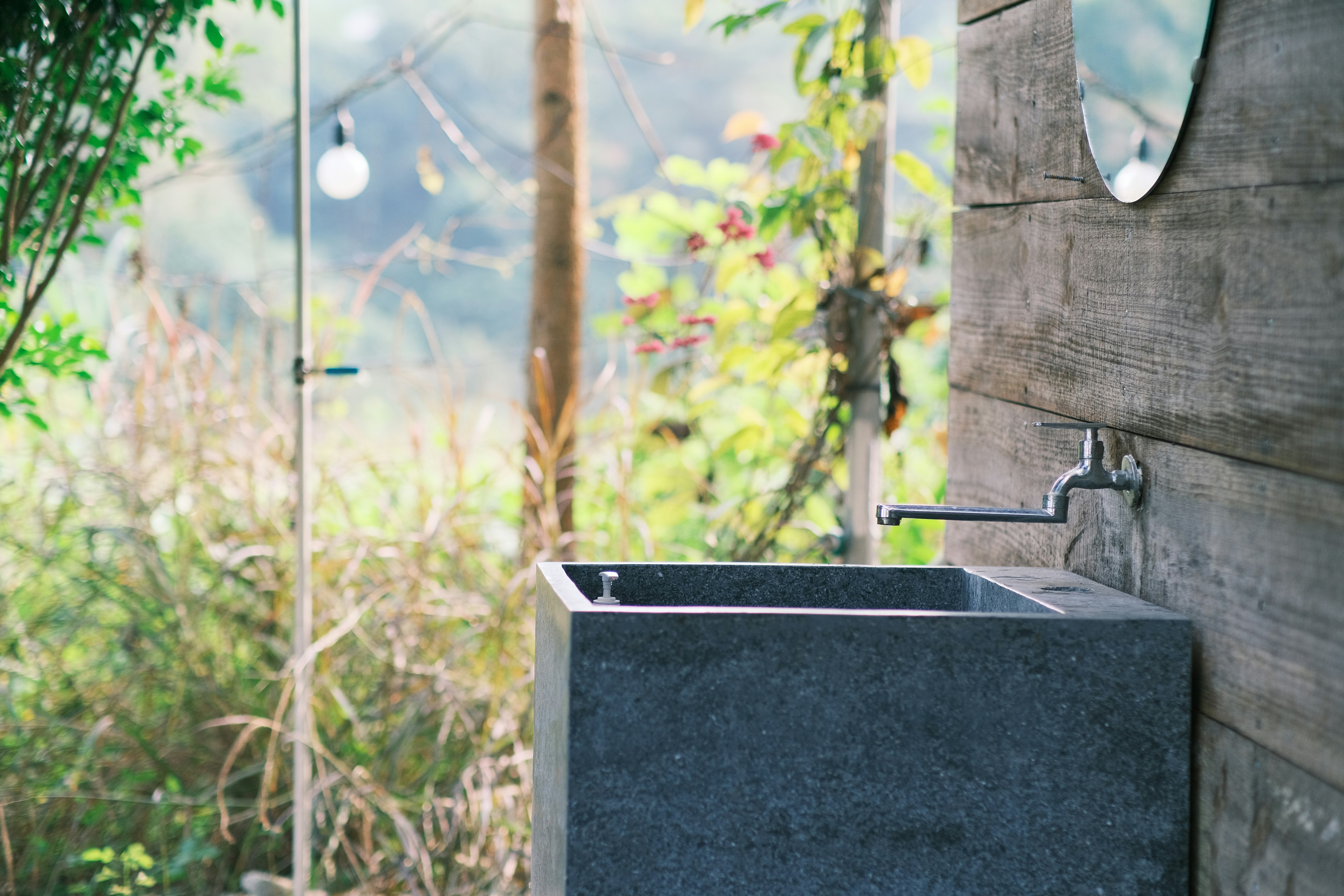 Bagno Ecologico: Come Arredarlo con Materiali Naturali e Risparmiare Acqua