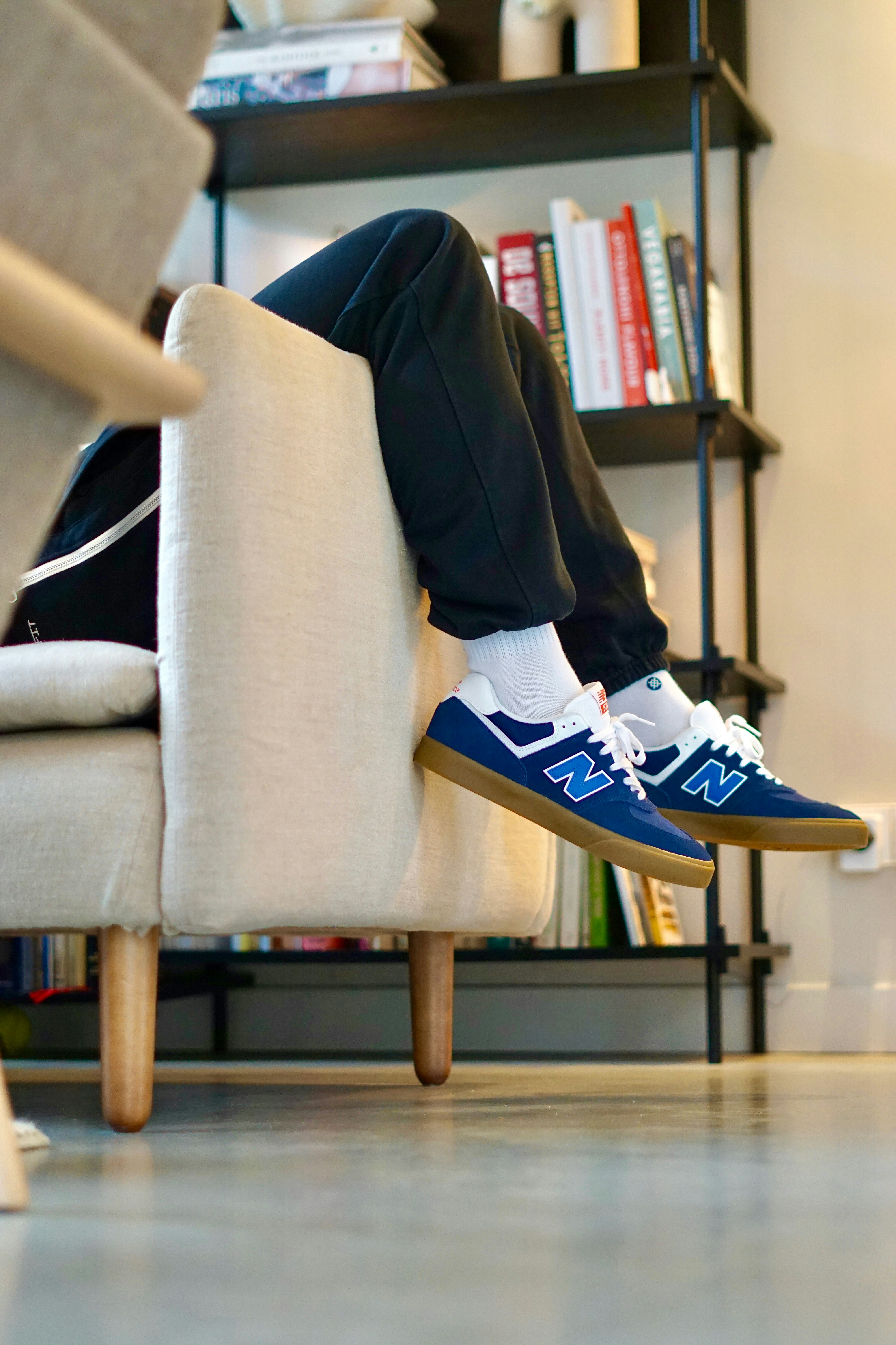 12 Sneaker Style Tips for Office-Friendly Sneaker Outfits