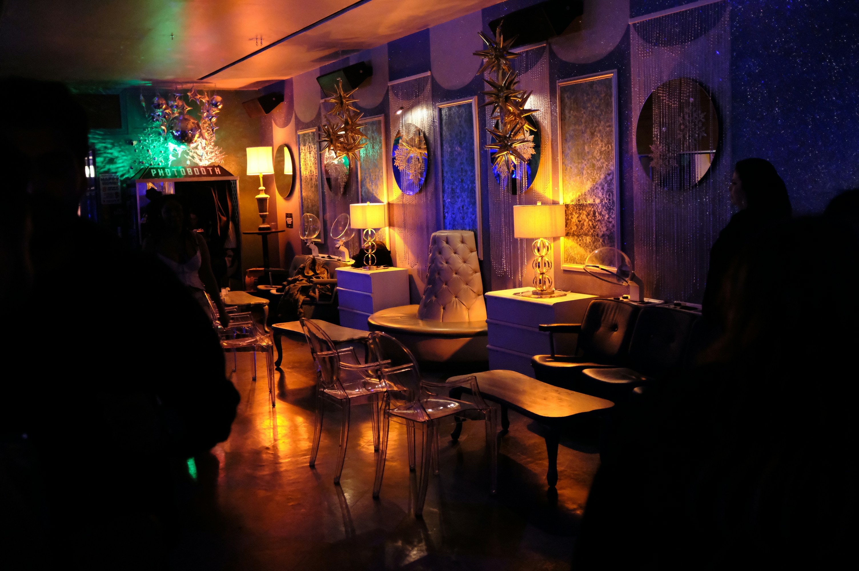 cozy, historic Chicago bar setting - best sports bars in the loop