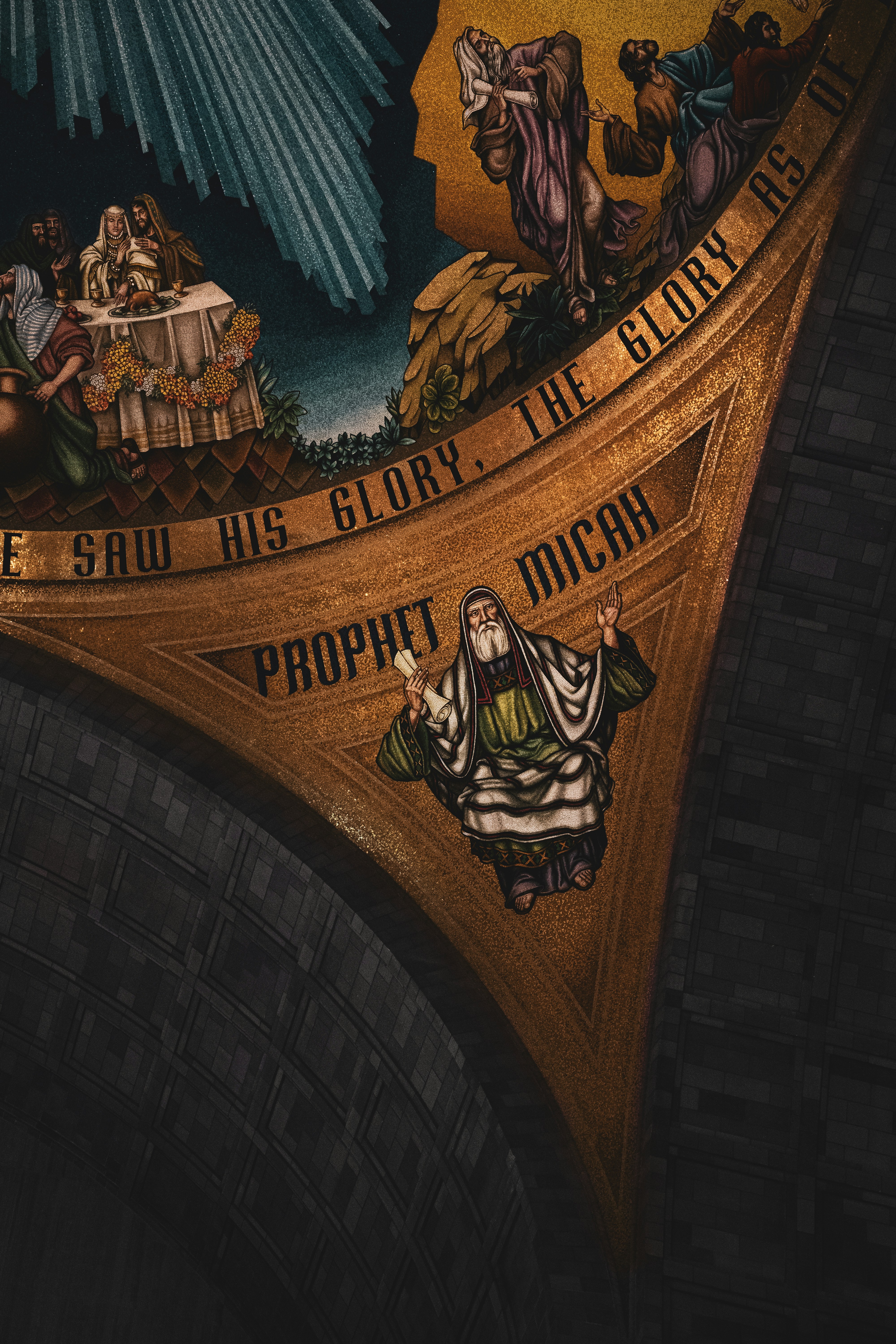 Une peinture sur le côté d’un bâtiment