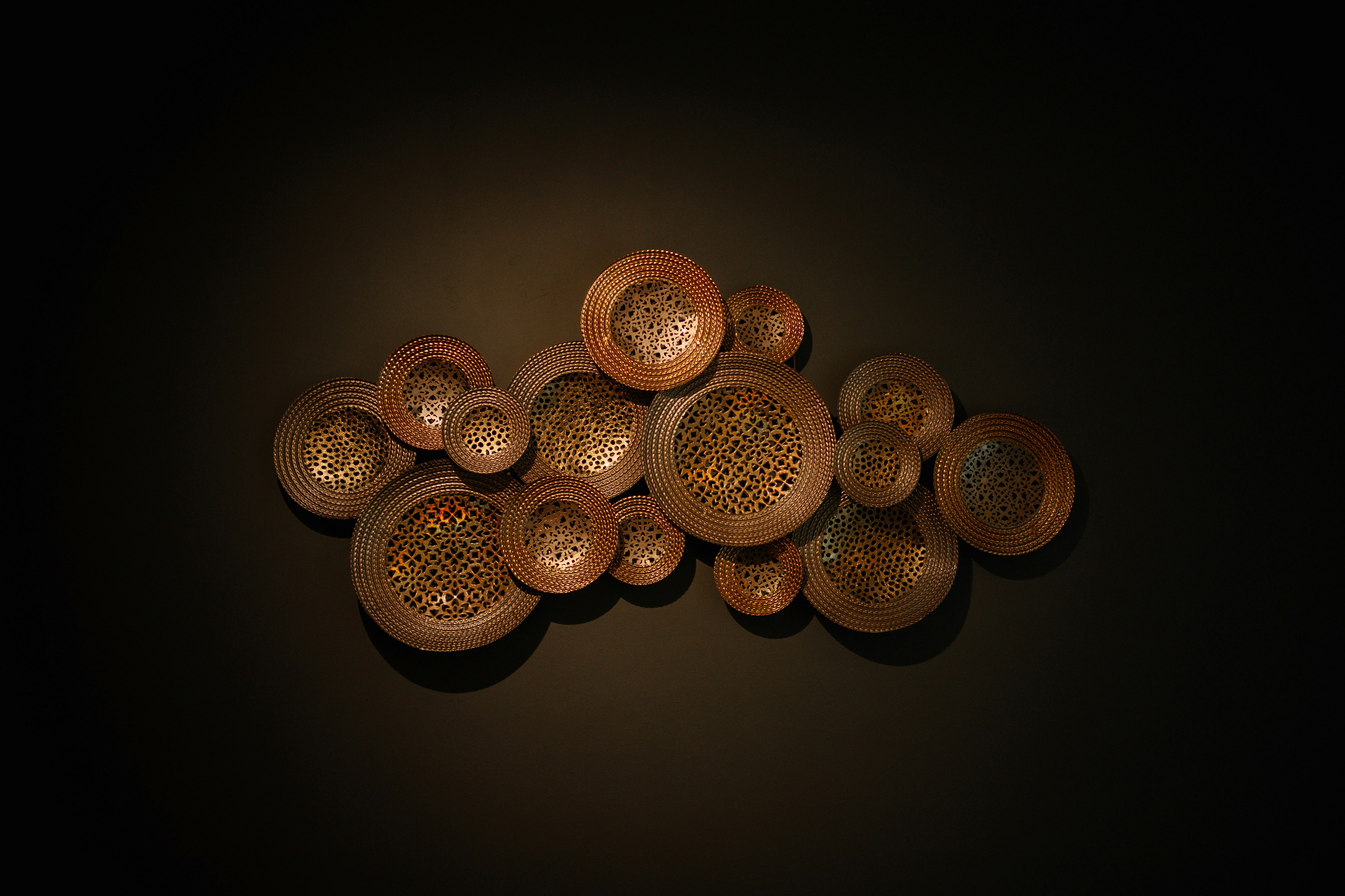 Un grupo de setas encima de una mesa