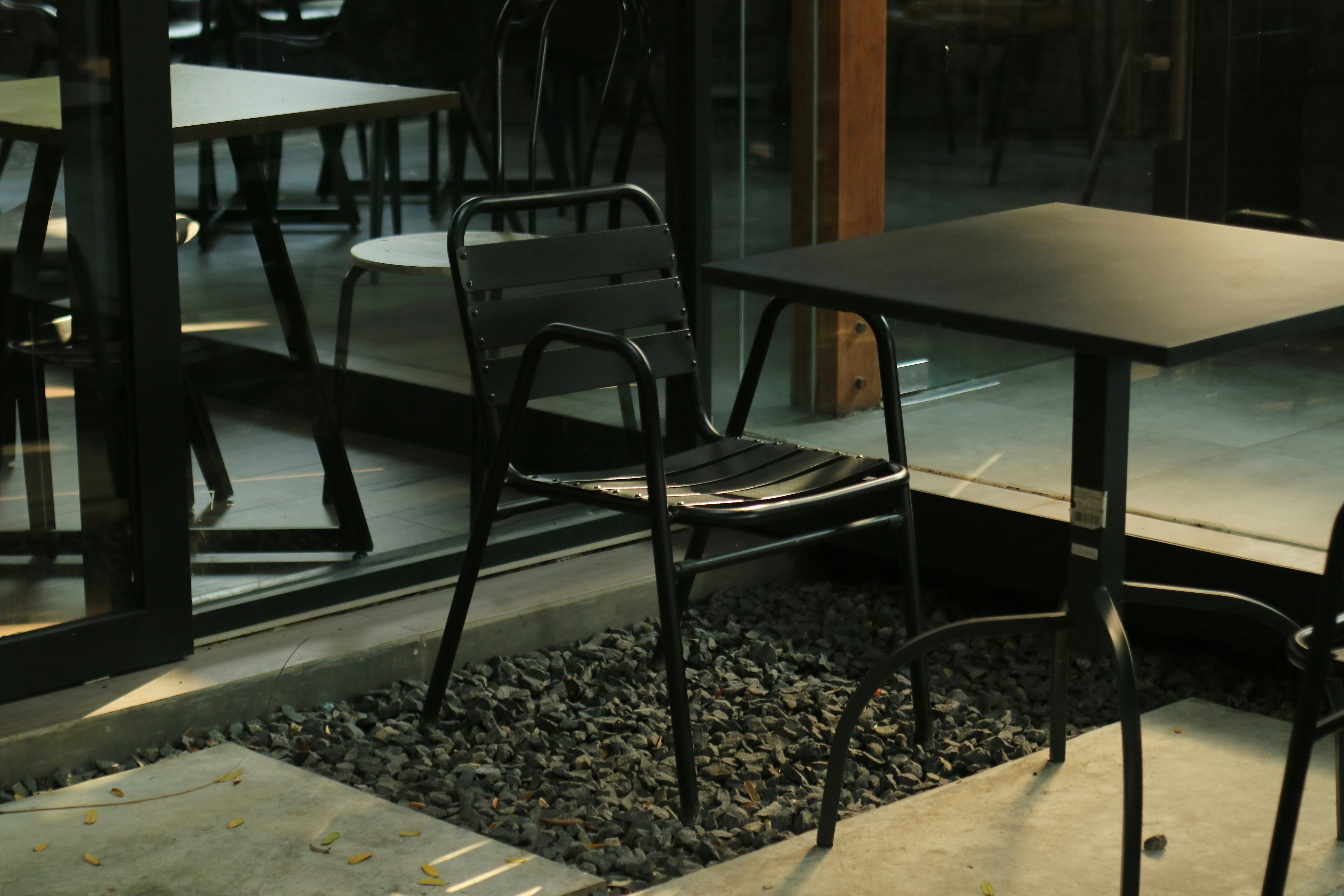 minimalist outdoor patio, wallpaper, Contemporary Patio Design: Ideas & Inspiration 4