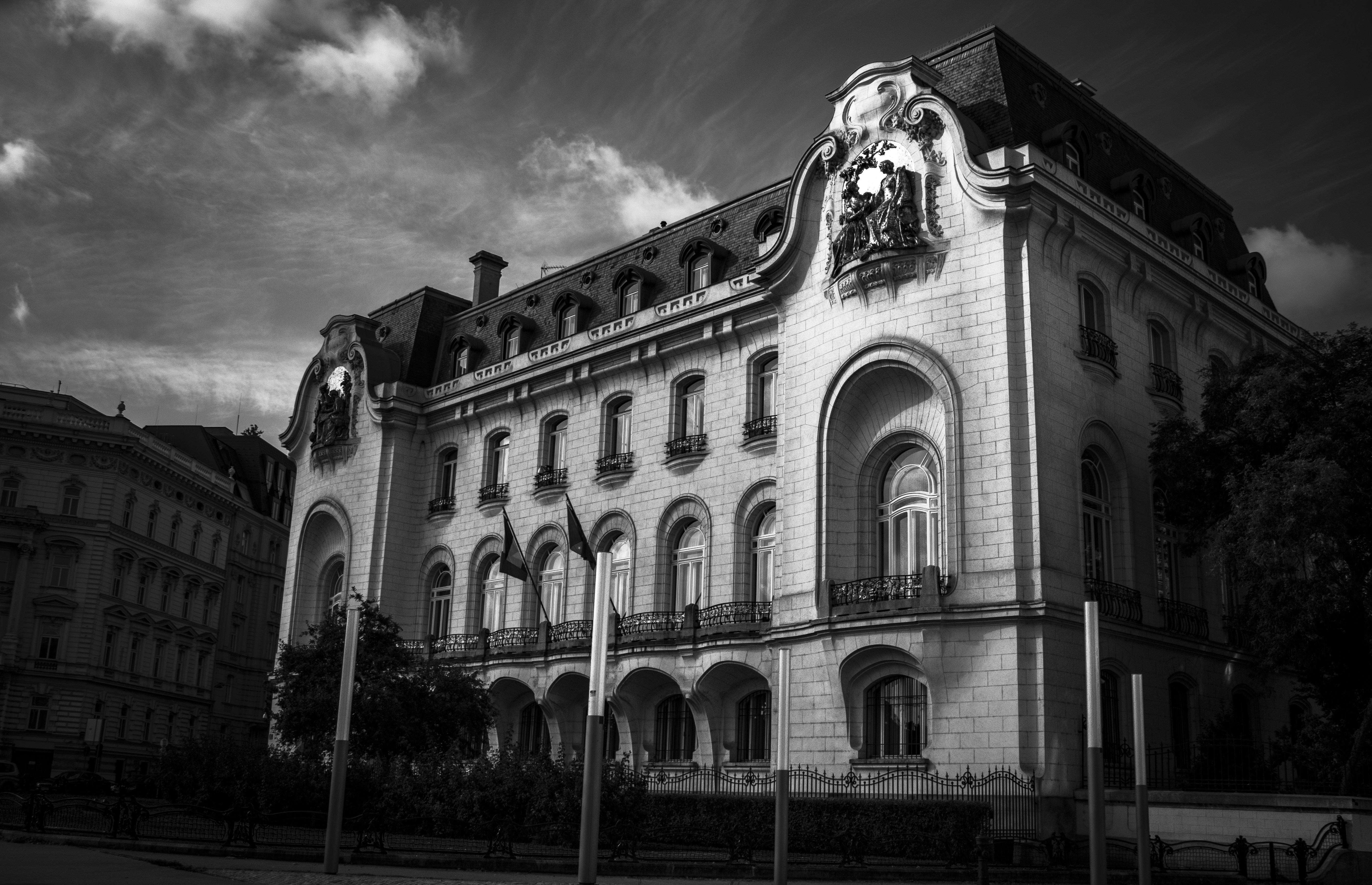 Photo by alexanderkez