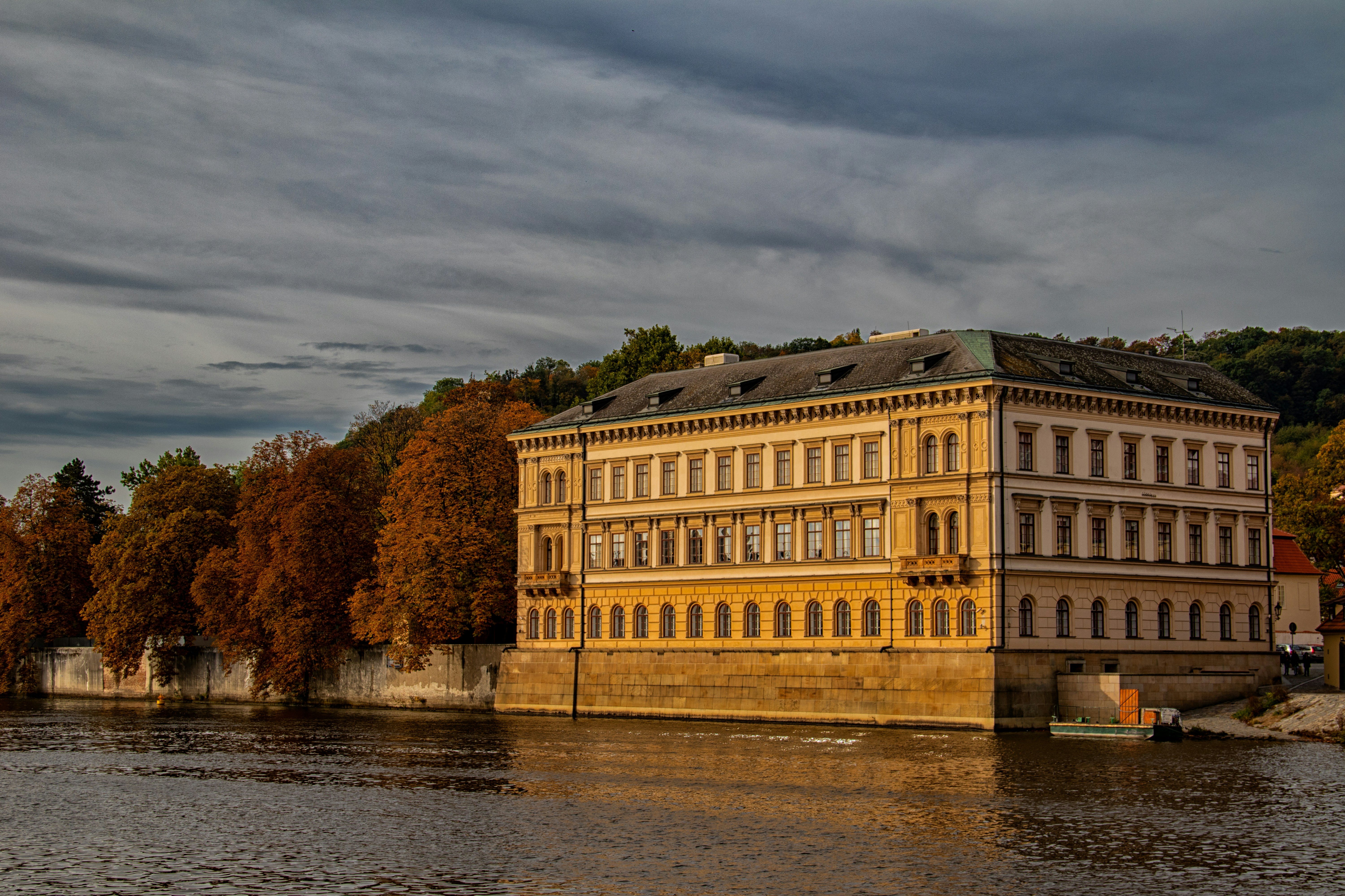 Photo by alexanderkez