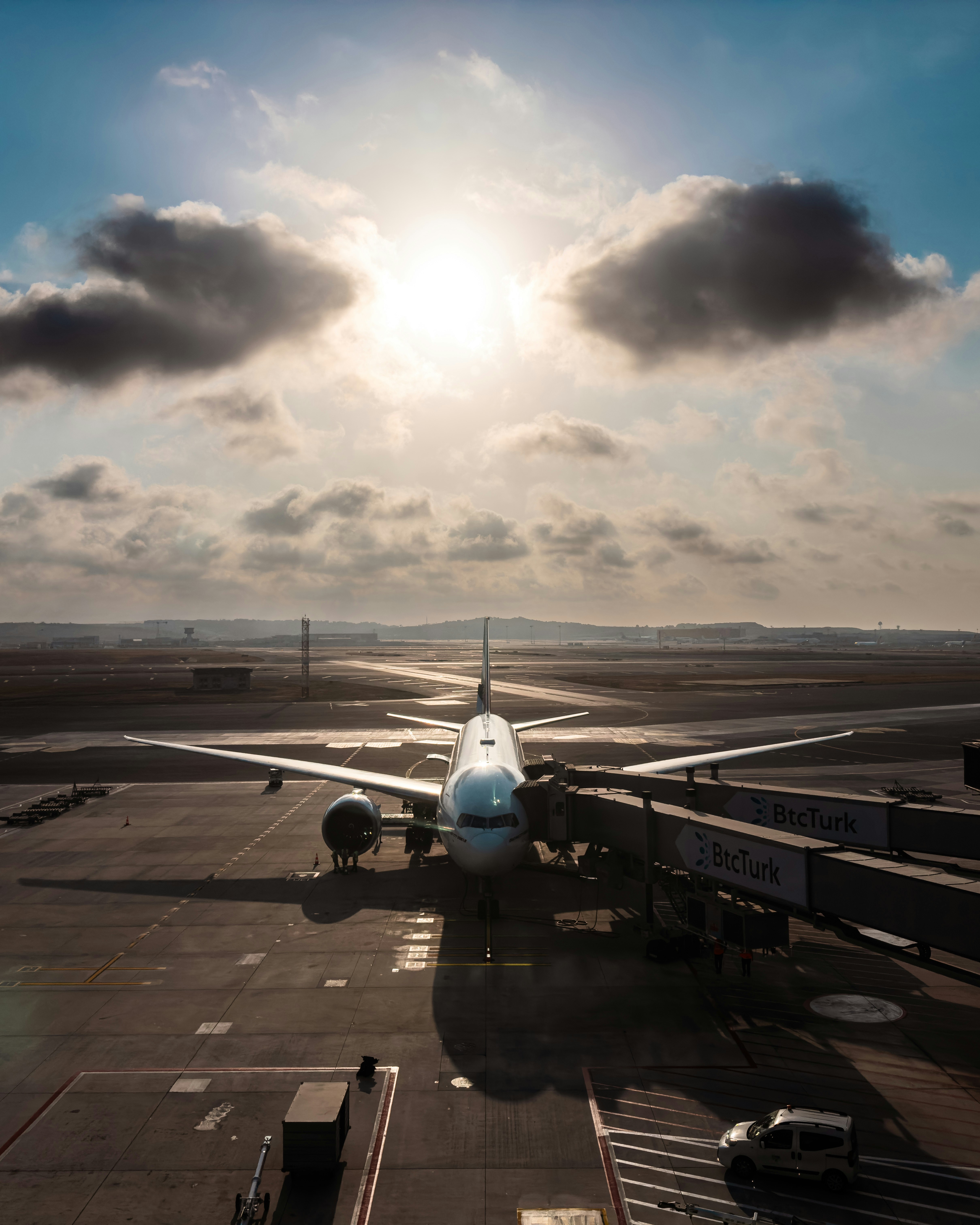 A large jetliner sitting on top of an airport tarmac