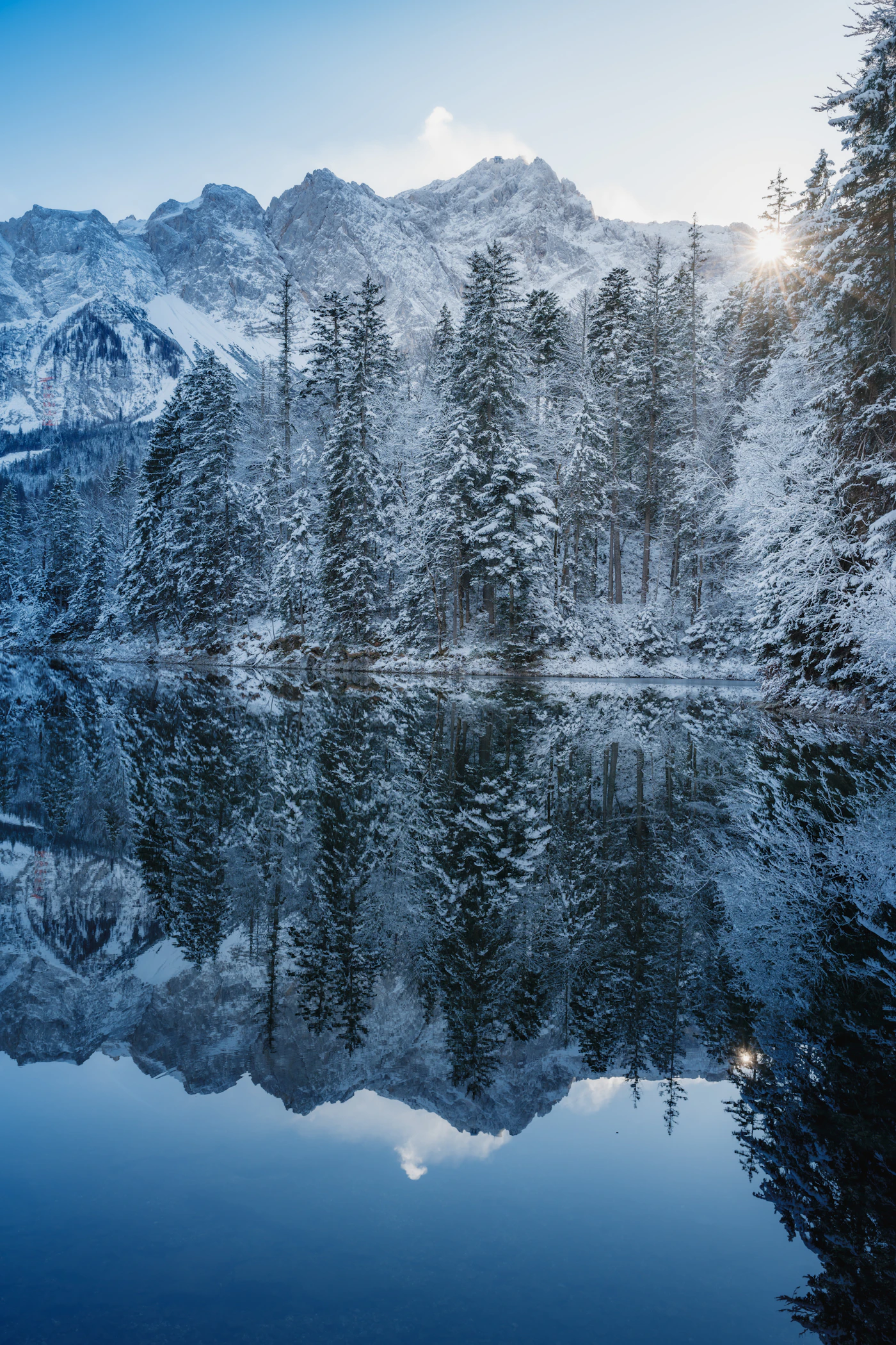 Revelstoke with kids mountain scenery - Photo from Unsplash
