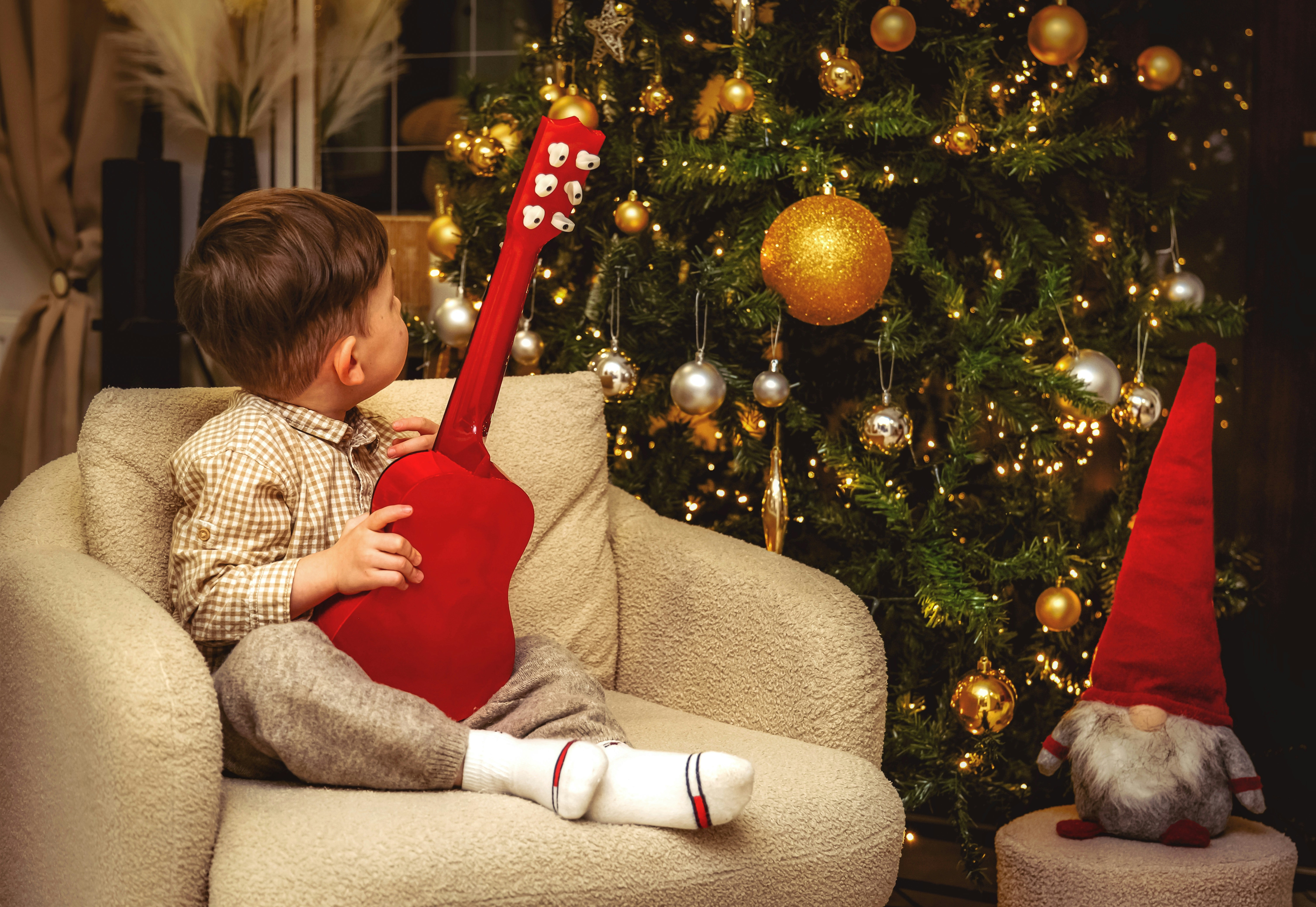Heartfelt Christmas Greetings with Music for WhatsApp