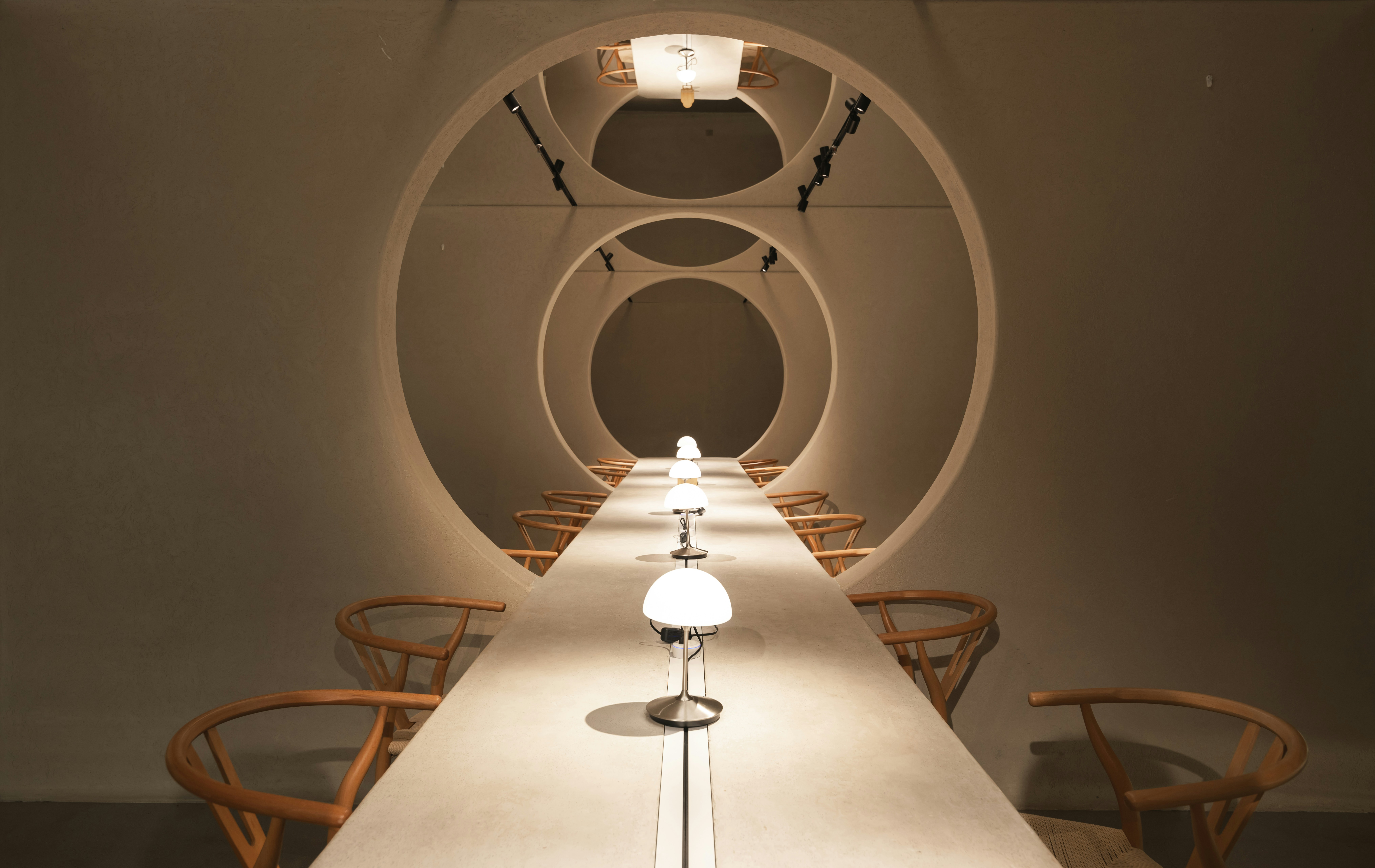 Elegant dining table with lamp