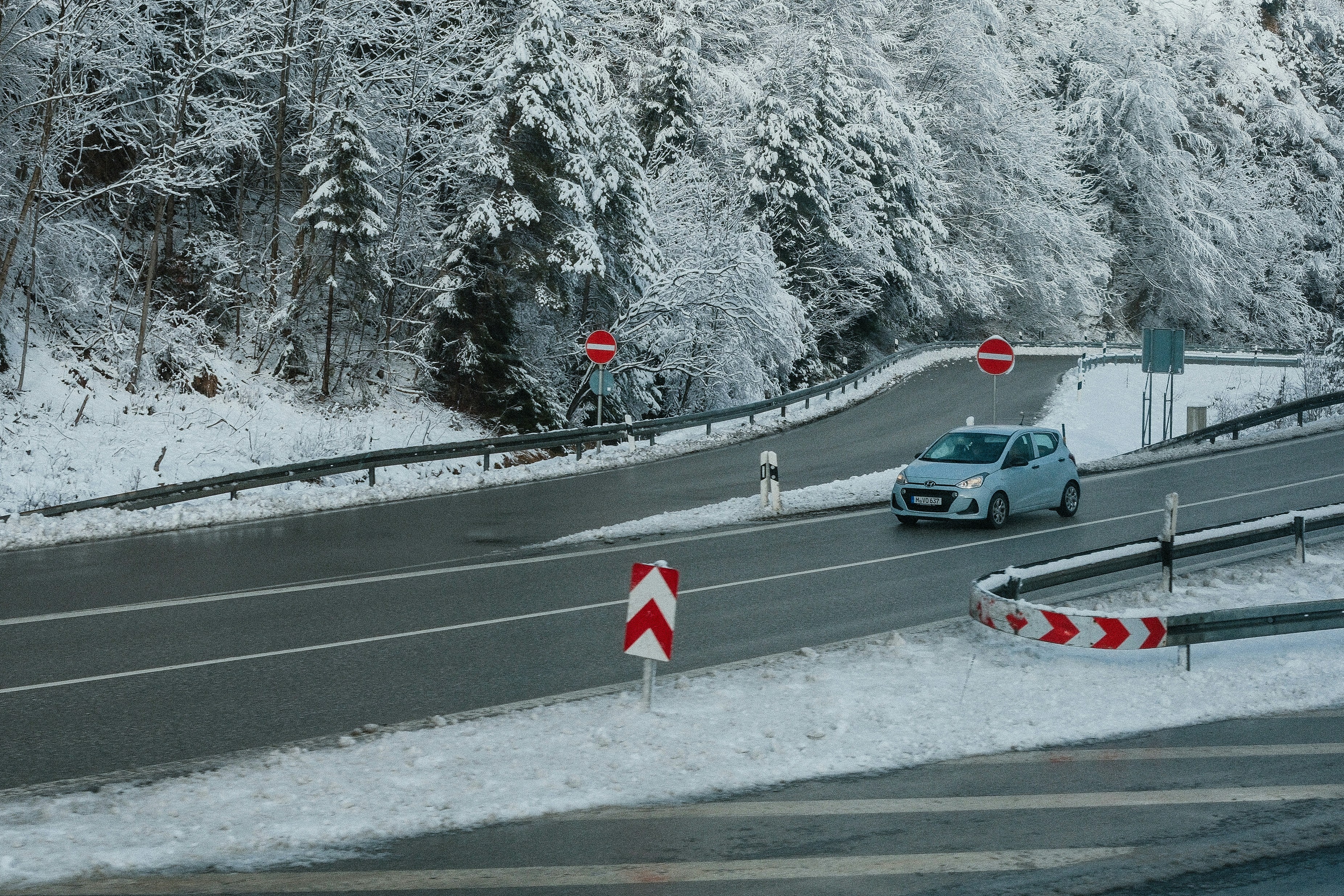 7 Winter Roadside Safety Tips from Precision Towing Service