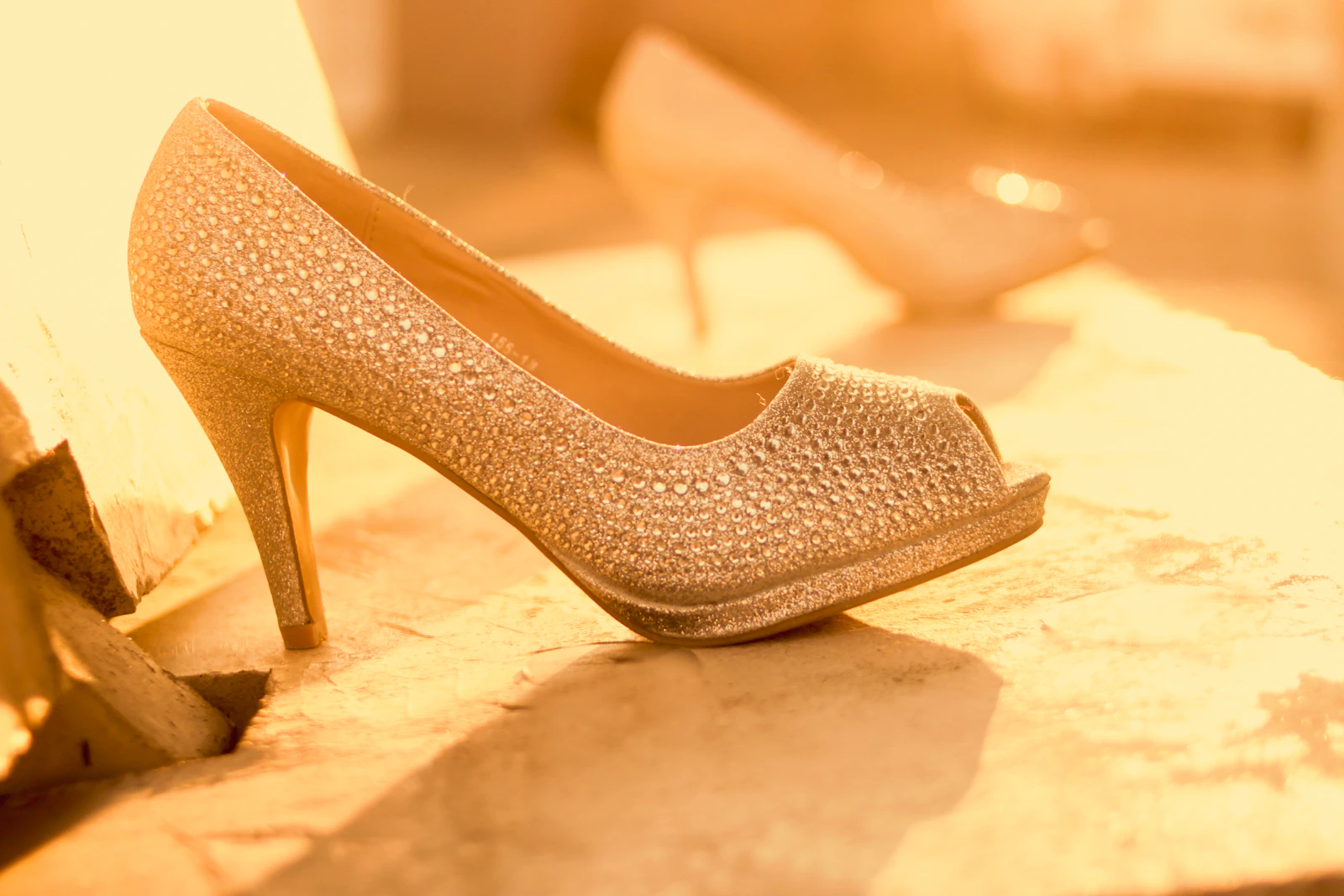 Peep toe: como atualizar o sapato de bico aberto sem parecer datado
