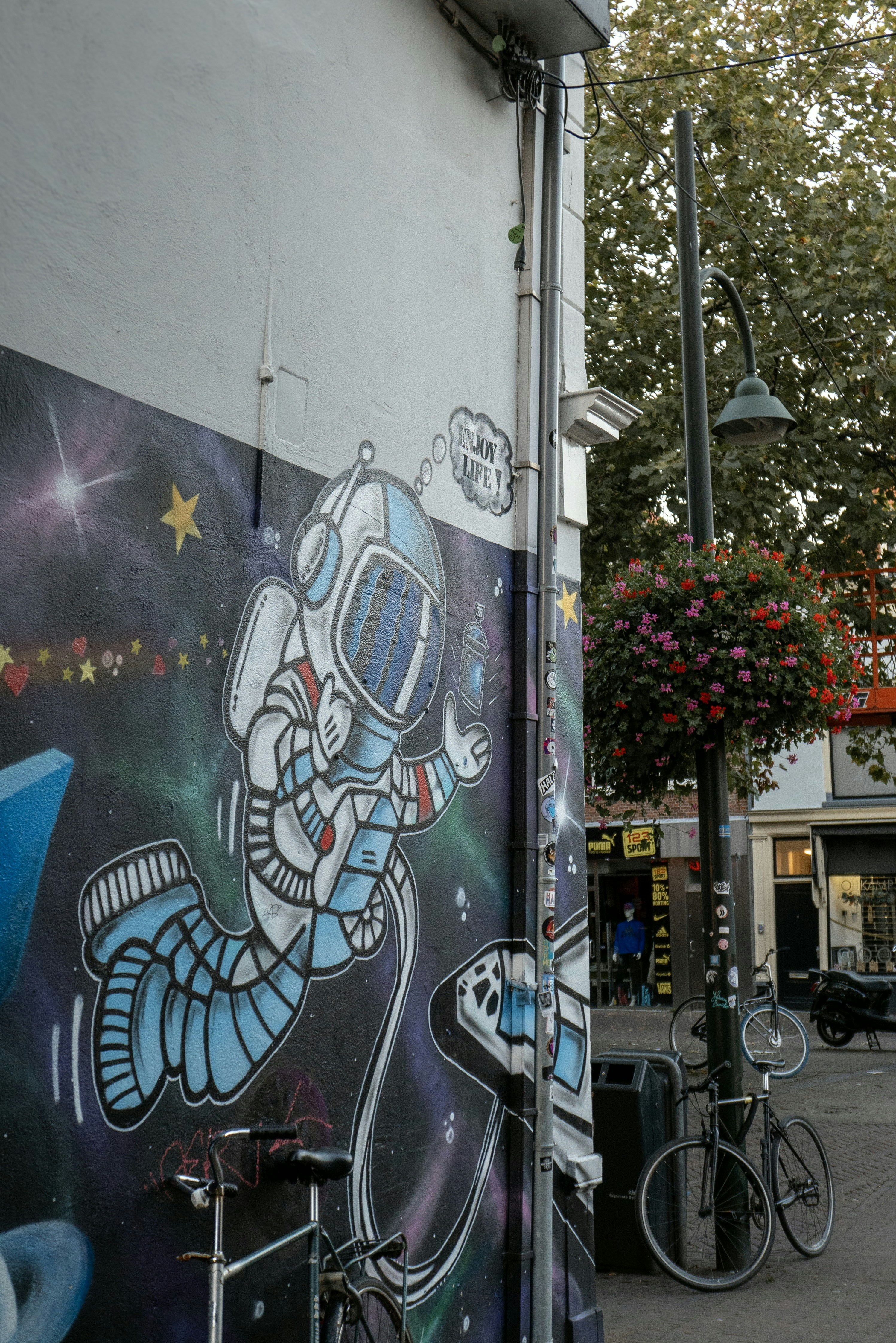 Photo by leonbredella