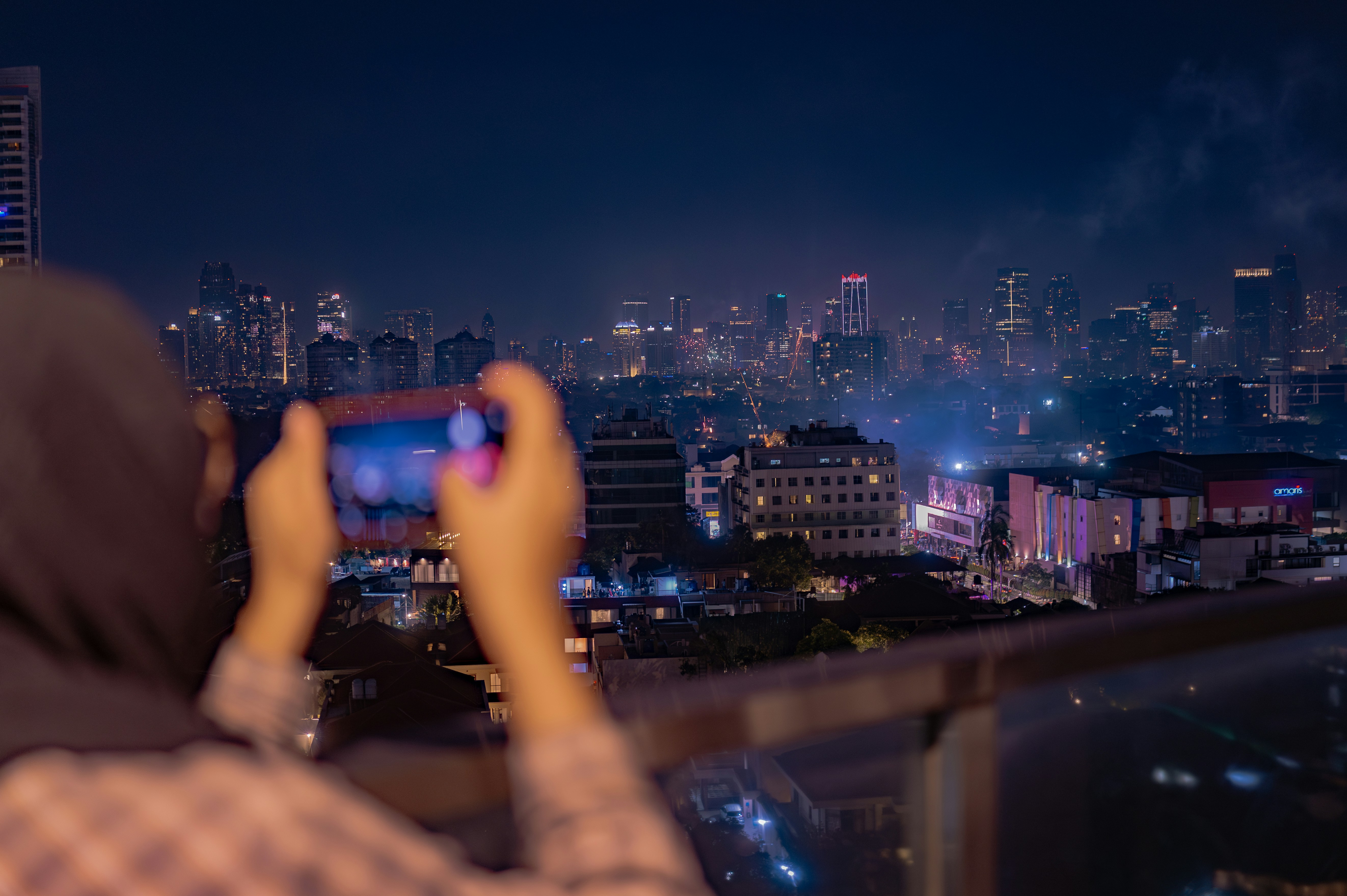 Các tòa nhà căn hộ minh họa cho thị trường cho thuê căn hộ 3 phòng ngủ tại Jakarta, Indonesia