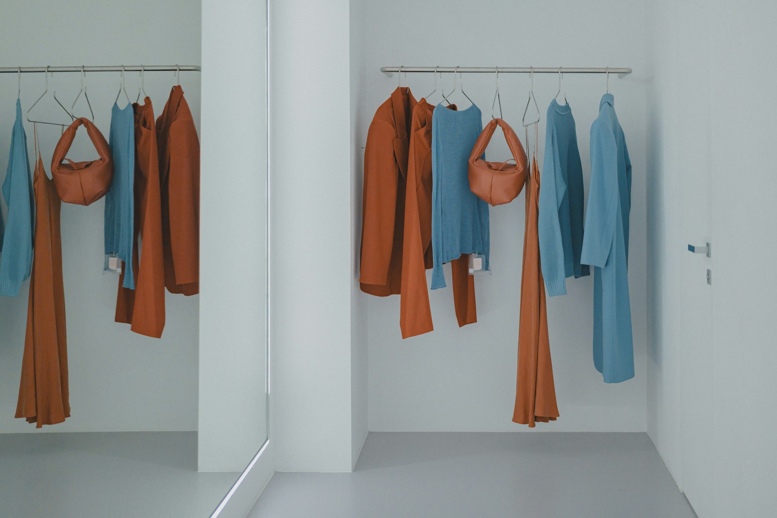 5 Mistakes Everyone Makes in a Walk-in Closet