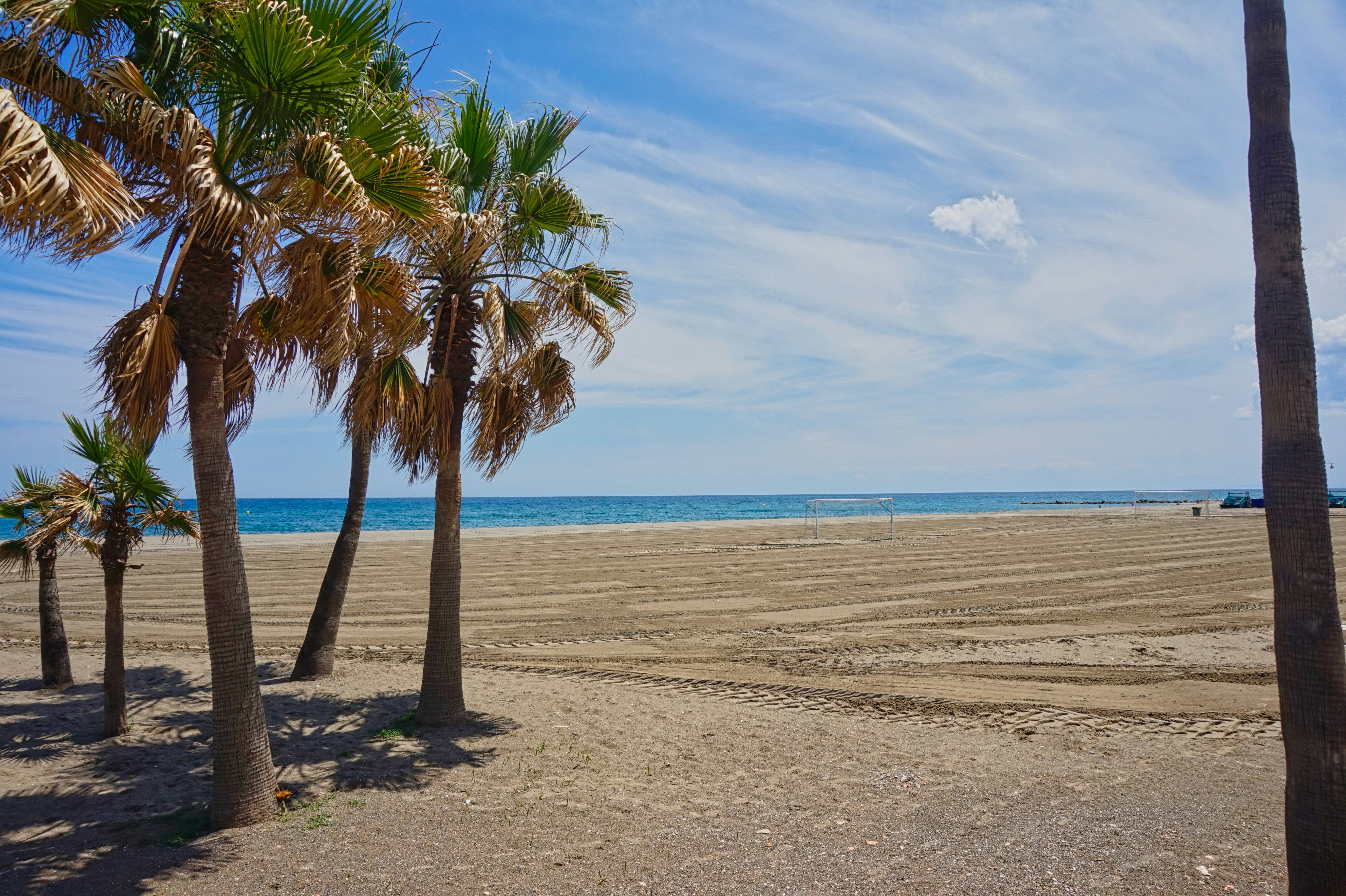 Photo by chris_worldonabudget