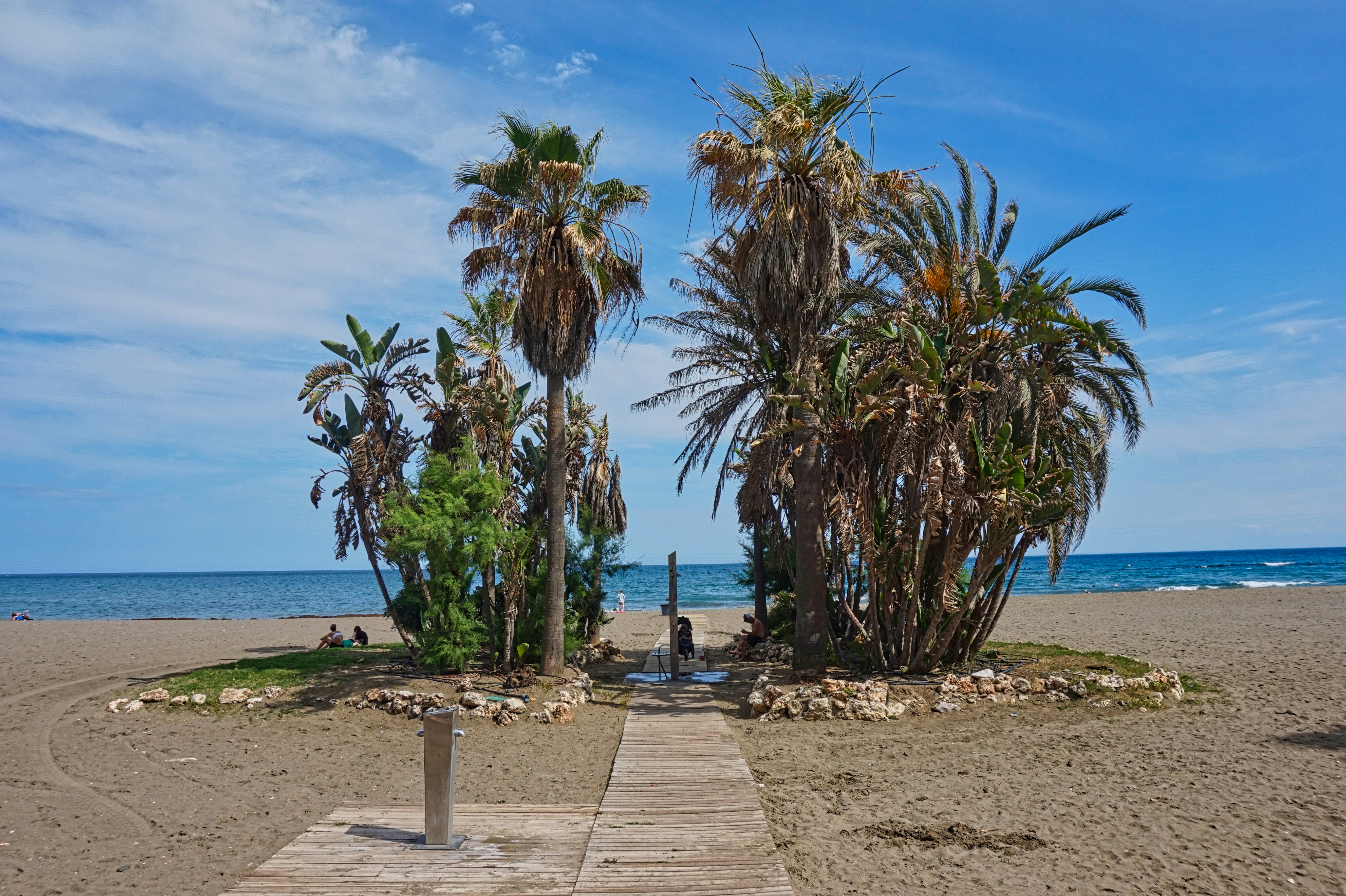 Photo by chris_worldonabudget