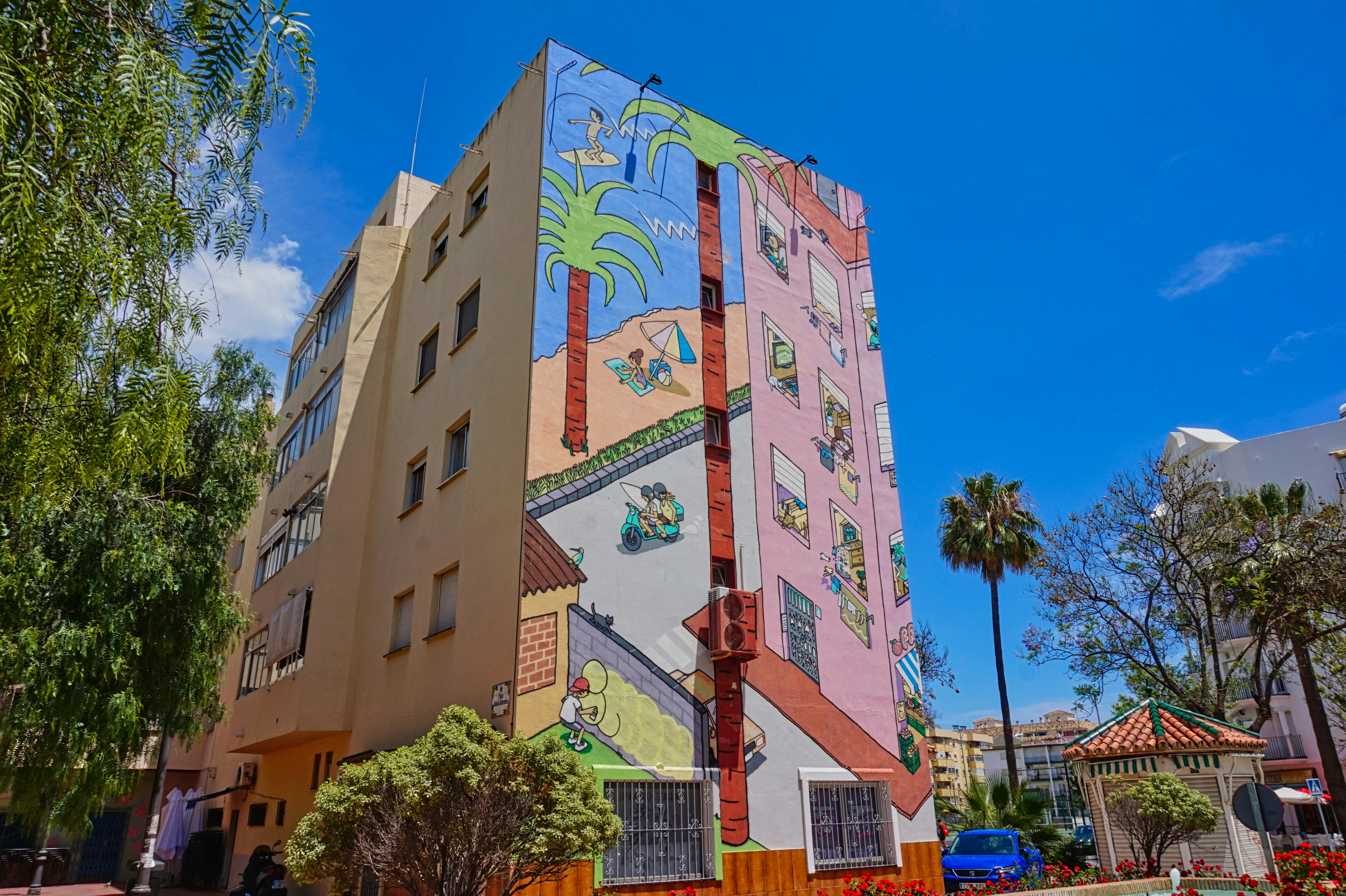 Photo by chris_worldonabudget