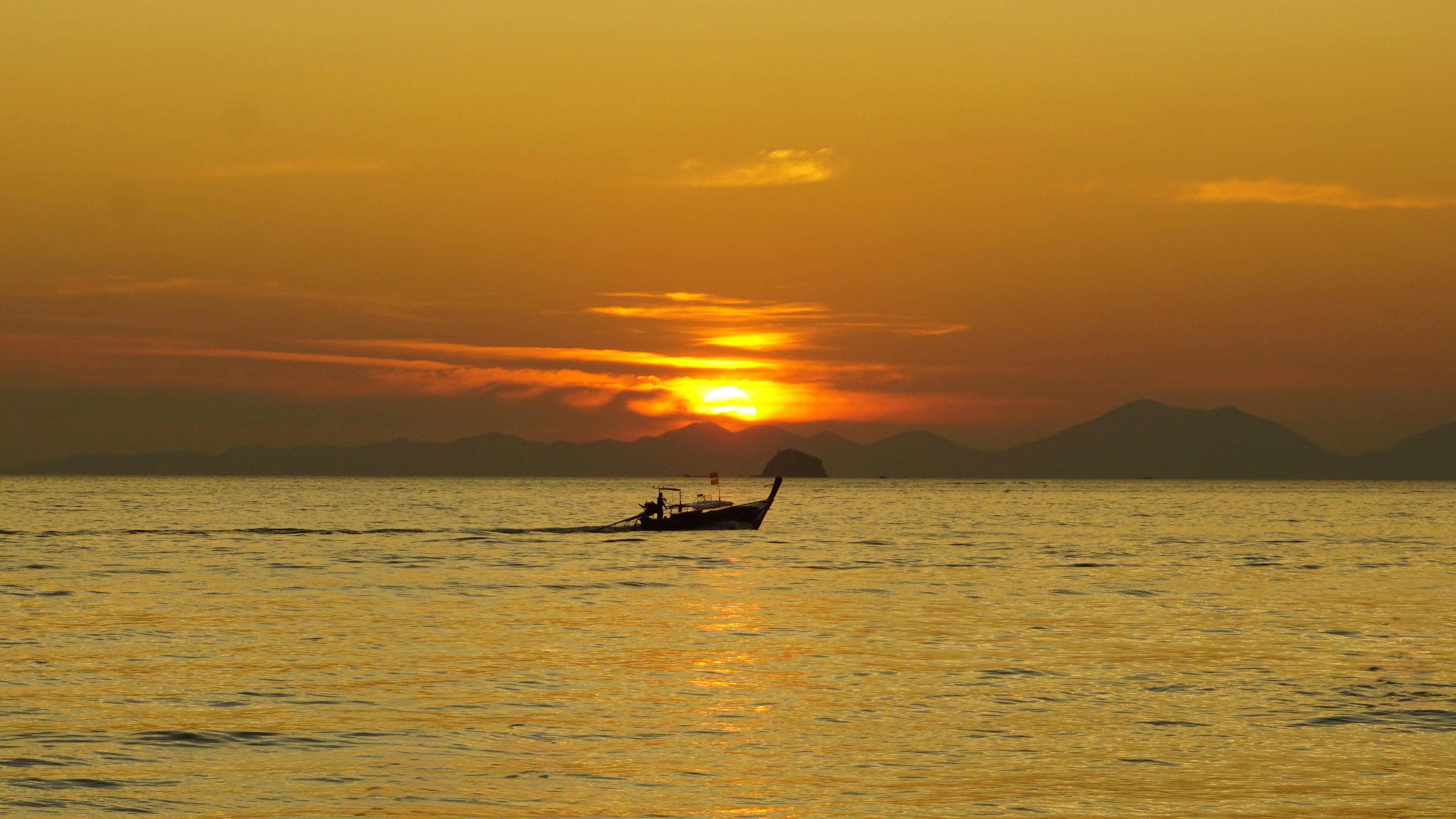 Photo by hussainnaila