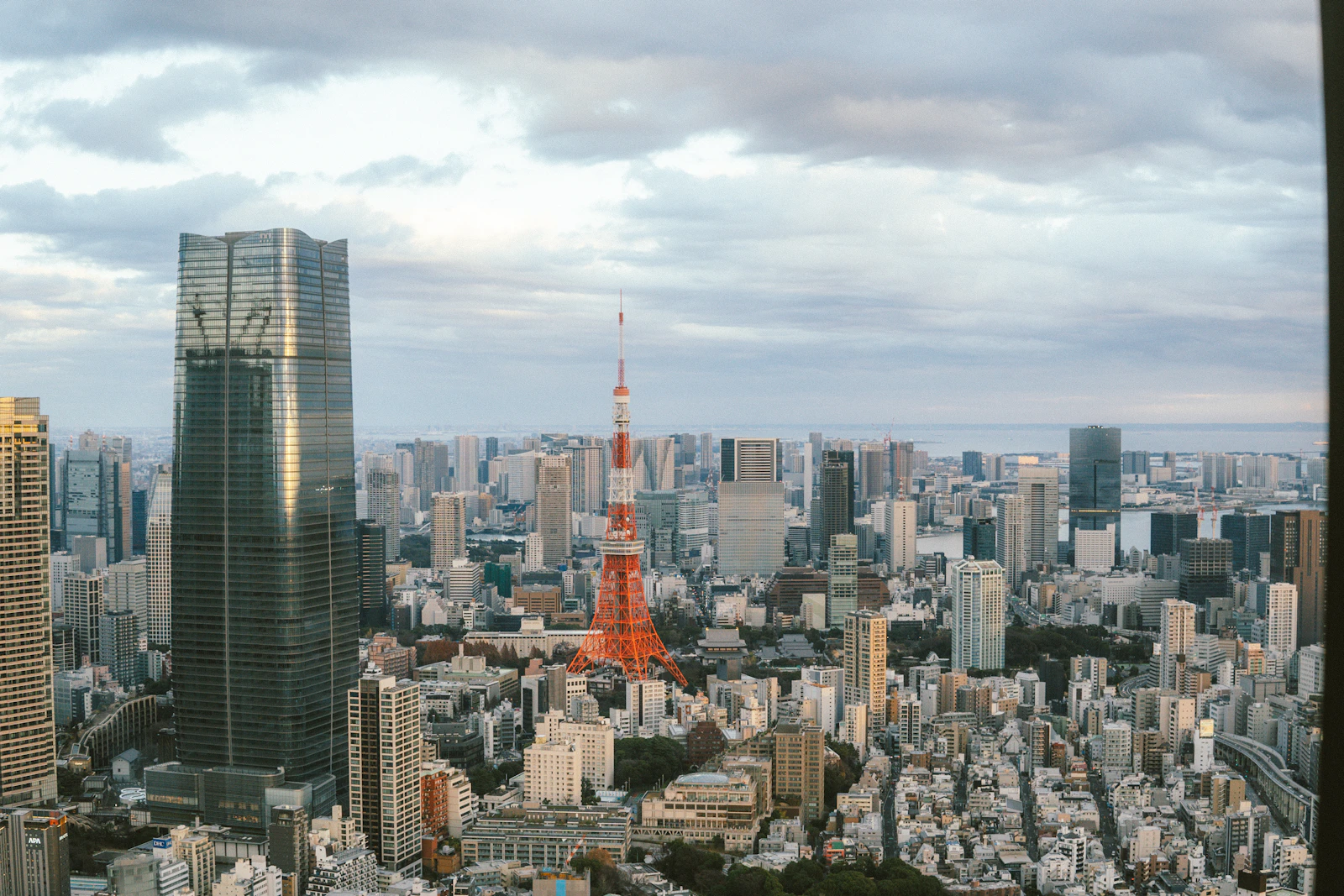 東京でチャットレディを始めるなら？在宅・通勤・エリア選びの考え方