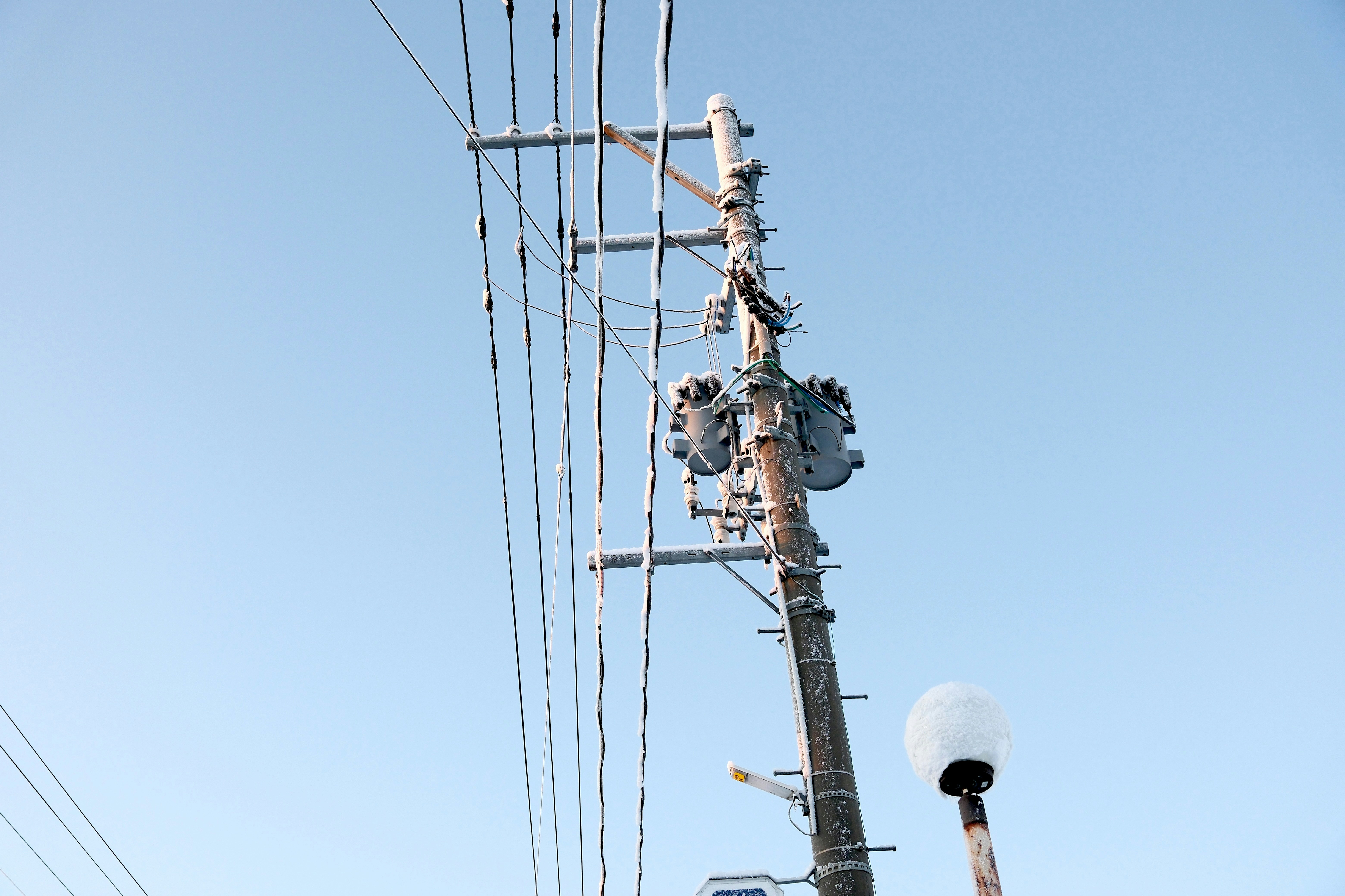 次世代送電技術とは？HVDC・無線送電の可能性を探る関連画像