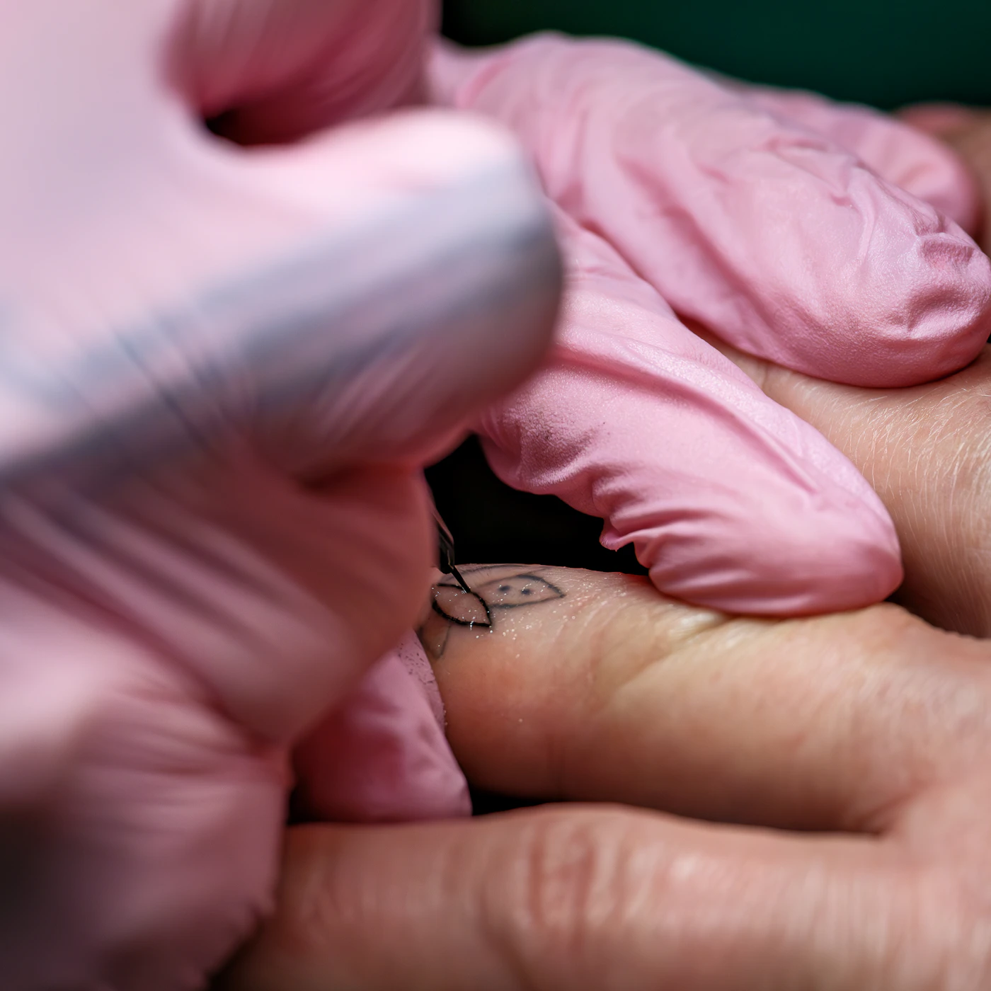 Fine Line single line, tatuaje de estilo Fine Line realizado por Eclooxtattoo