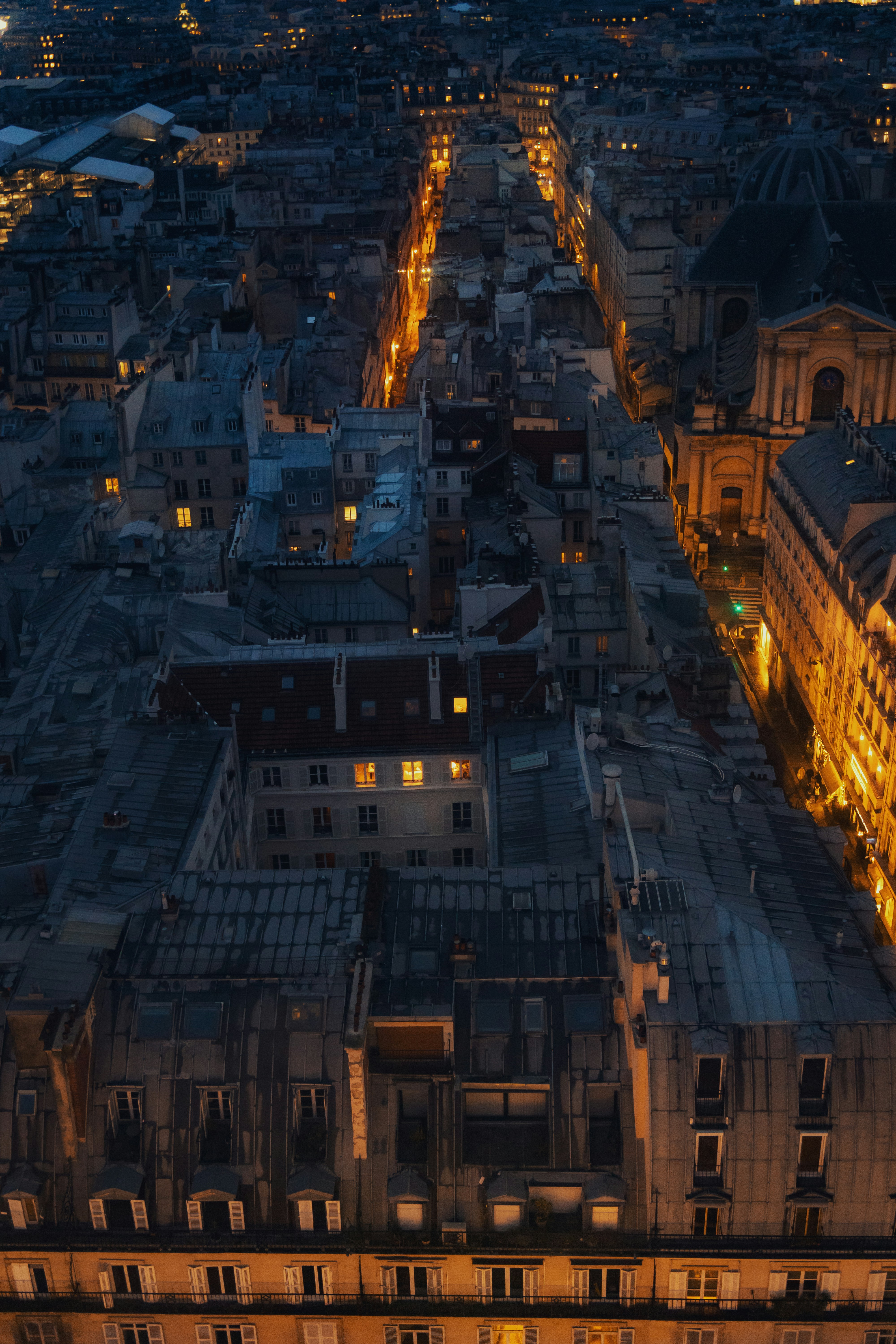 An aerial view of a city at night photo – Free Paris Image on Unsplash