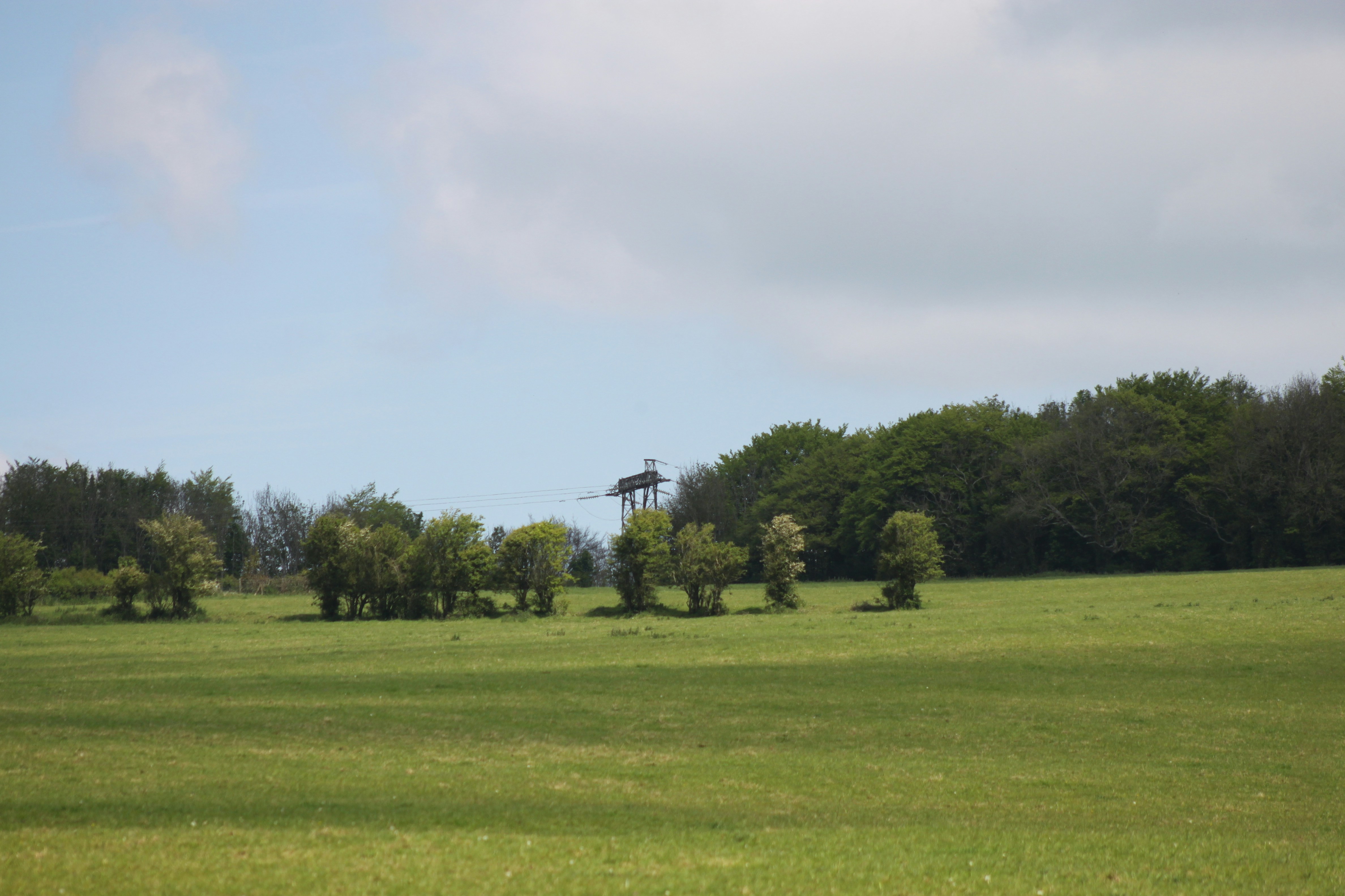 gazebo and green fields at Welles Park - apartments for rent in lincoln square