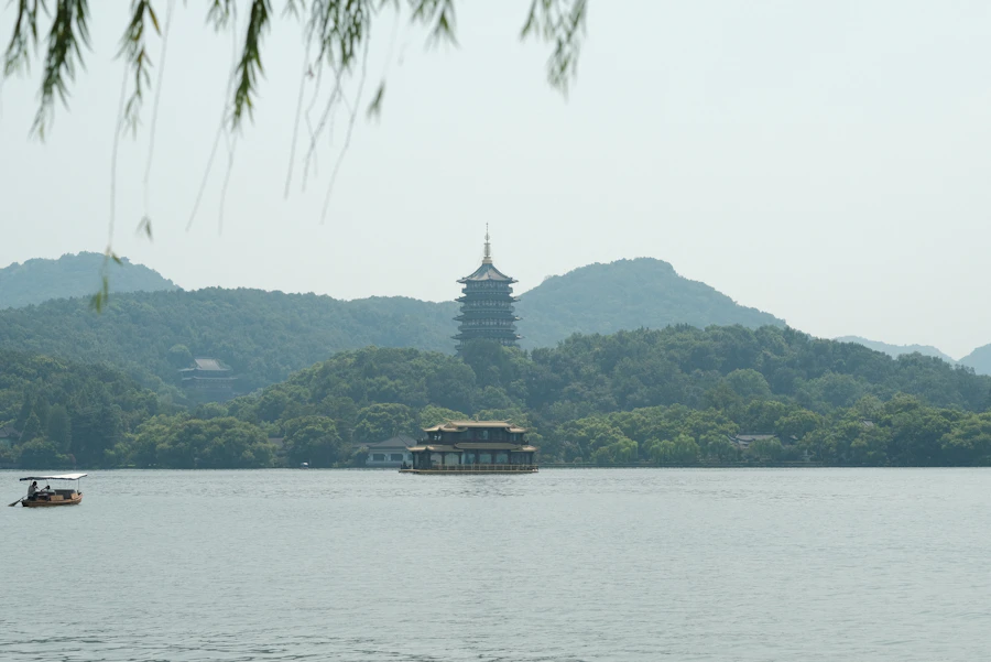 Destination ideas & ready-to-copy routes | RoamChina