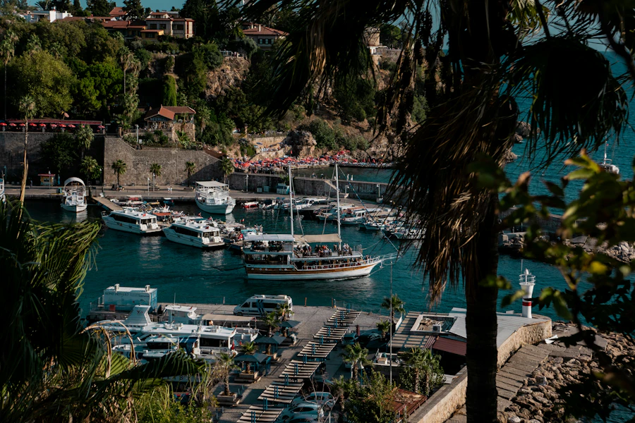 Le vieux port d'Antalya et la côte méditerranéenne