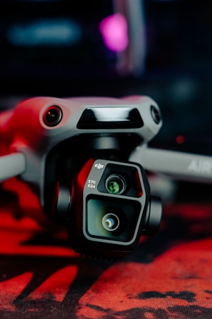 Drones aéreos de la marca DJI.