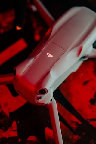 Drones aéreos, acuáticos y terrestres.